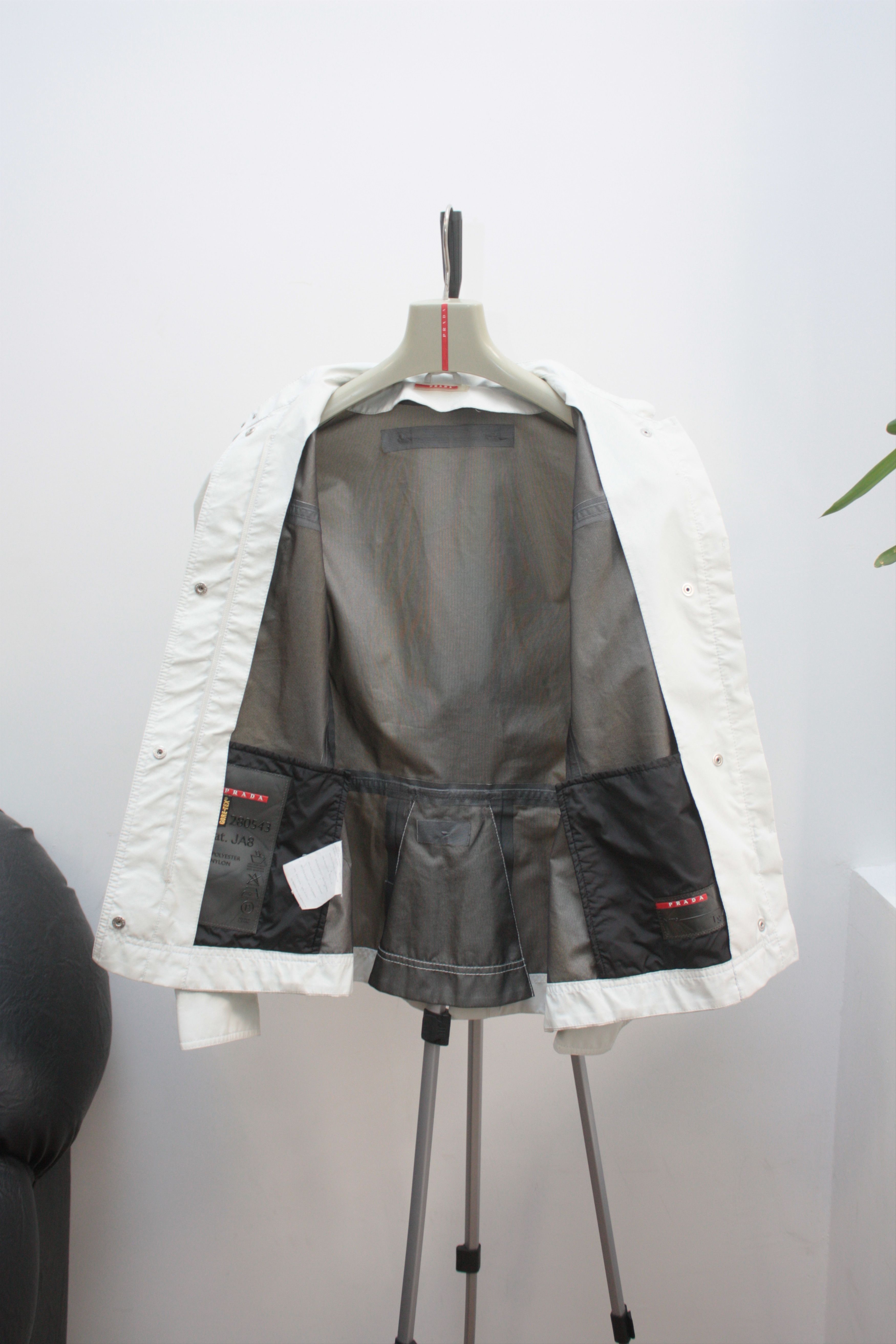 Prada Prada Gore-Tex Cream White Jacket Women's 44 Size M / US 6-8 / IT 42-44 - 5 Thumbnail