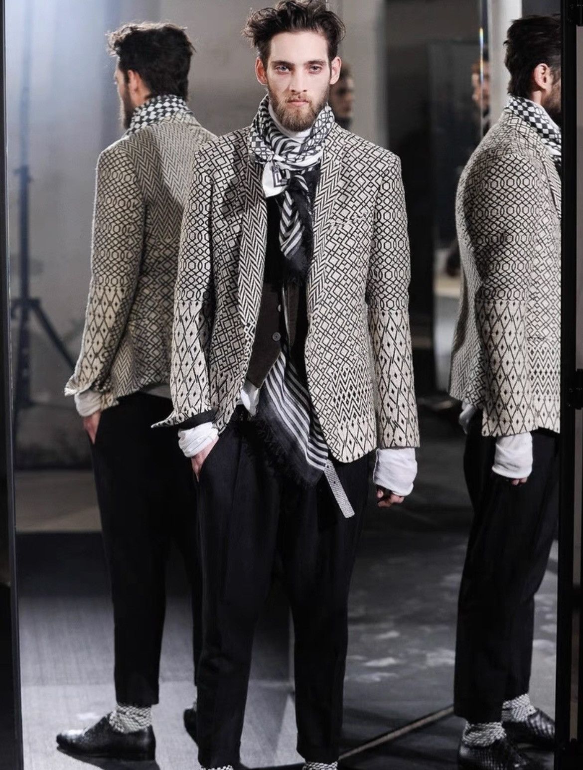 Haider Ackermann Haider Ackermann FW14 Runway Cropped Trousers Size US 32 / EU 48 - 1 Thumbnail