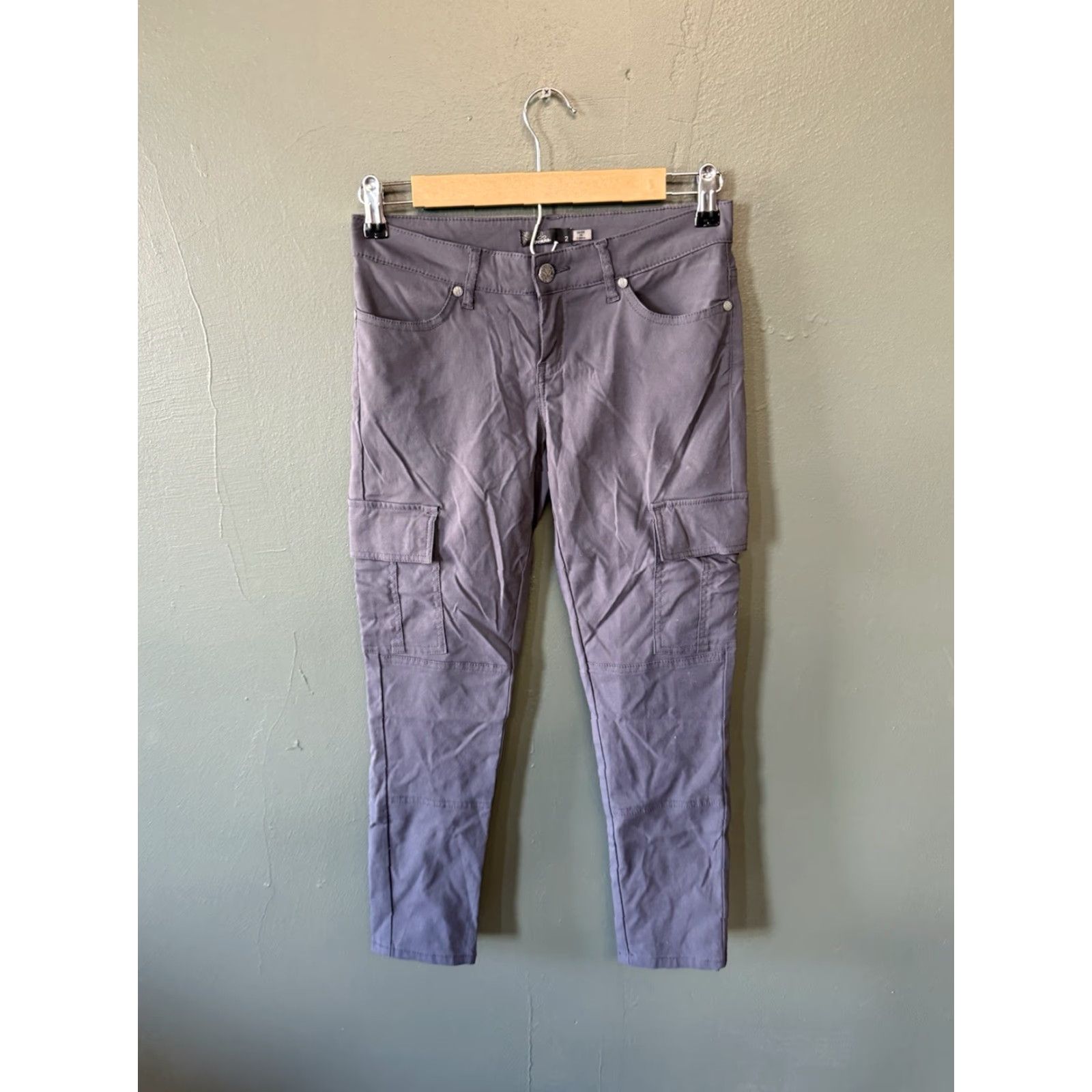 Prana VINTAGE? (No) Prana Womens Gray Cargo Pants Outdoor Hiking Size 2 Pants Women Gray Cargo 2 Inch Inseam 24 Womens Size 26" / US 2 / IT 38 - 2 Thumbnail
