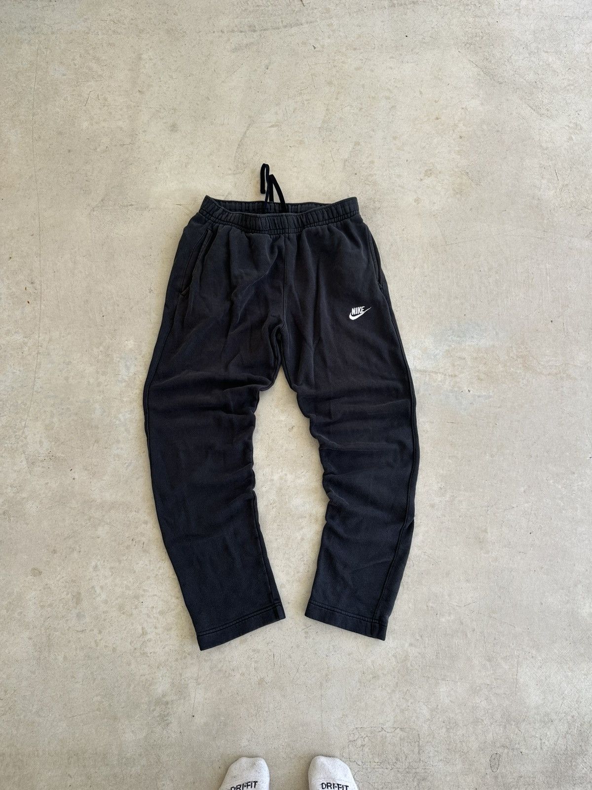 Nike Vintage Nike Sweatpants Size US 30 / EU 46 - 1 Thumbnail