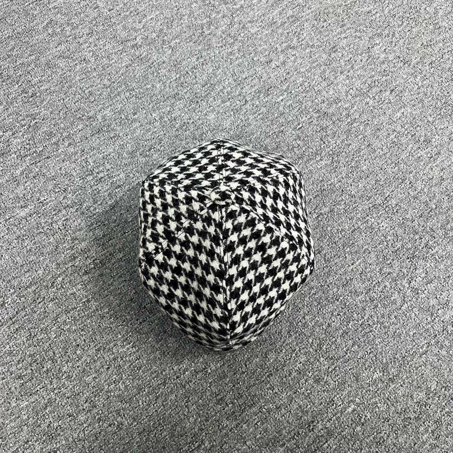 Miu Miu Miumiu White Embroidered Logo Houndstooth Wool Beret Size ONE SIZE - 1 Thumbnail