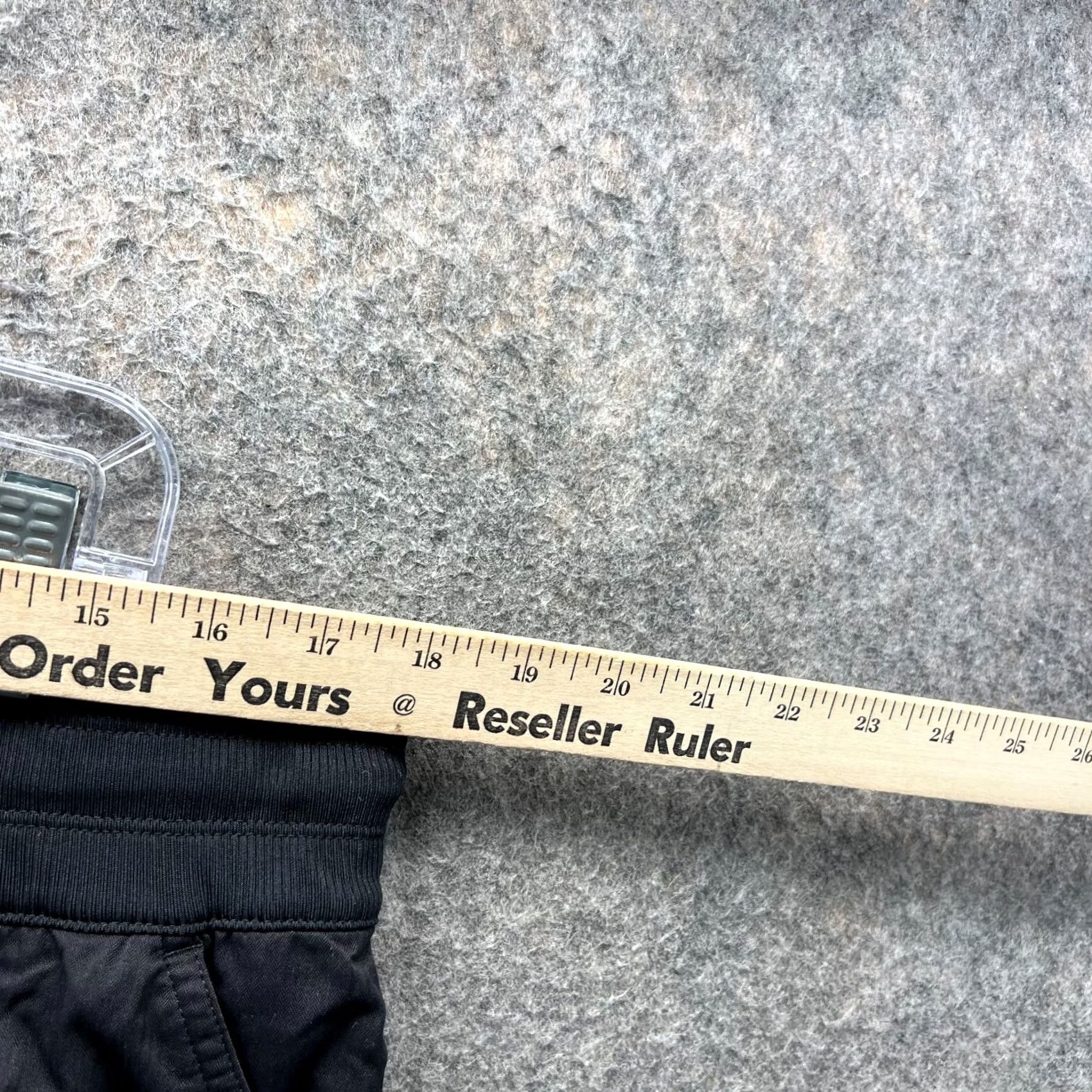 The North Face The North Face Pants Women XL Black Jogger Athletic Hiking Regular Rise Inseam 30 in Pockets Tapered Style Sweatpants Size 40" / US 18 - 3 Thumbnail