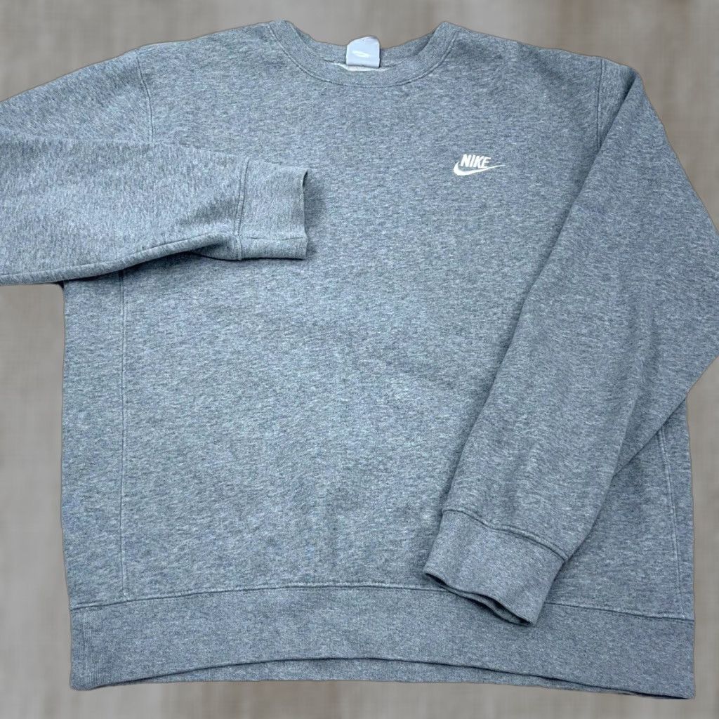 Nike Nike Sweatshirt Men Small Gray Crew Neck Sweater Mini Swoosh Plain Basic Retro Knit Fleece Logo Long Sleeve pullover All Seasons Regular Size US S / EU 44-46 / 1 - 1 Thumbnail