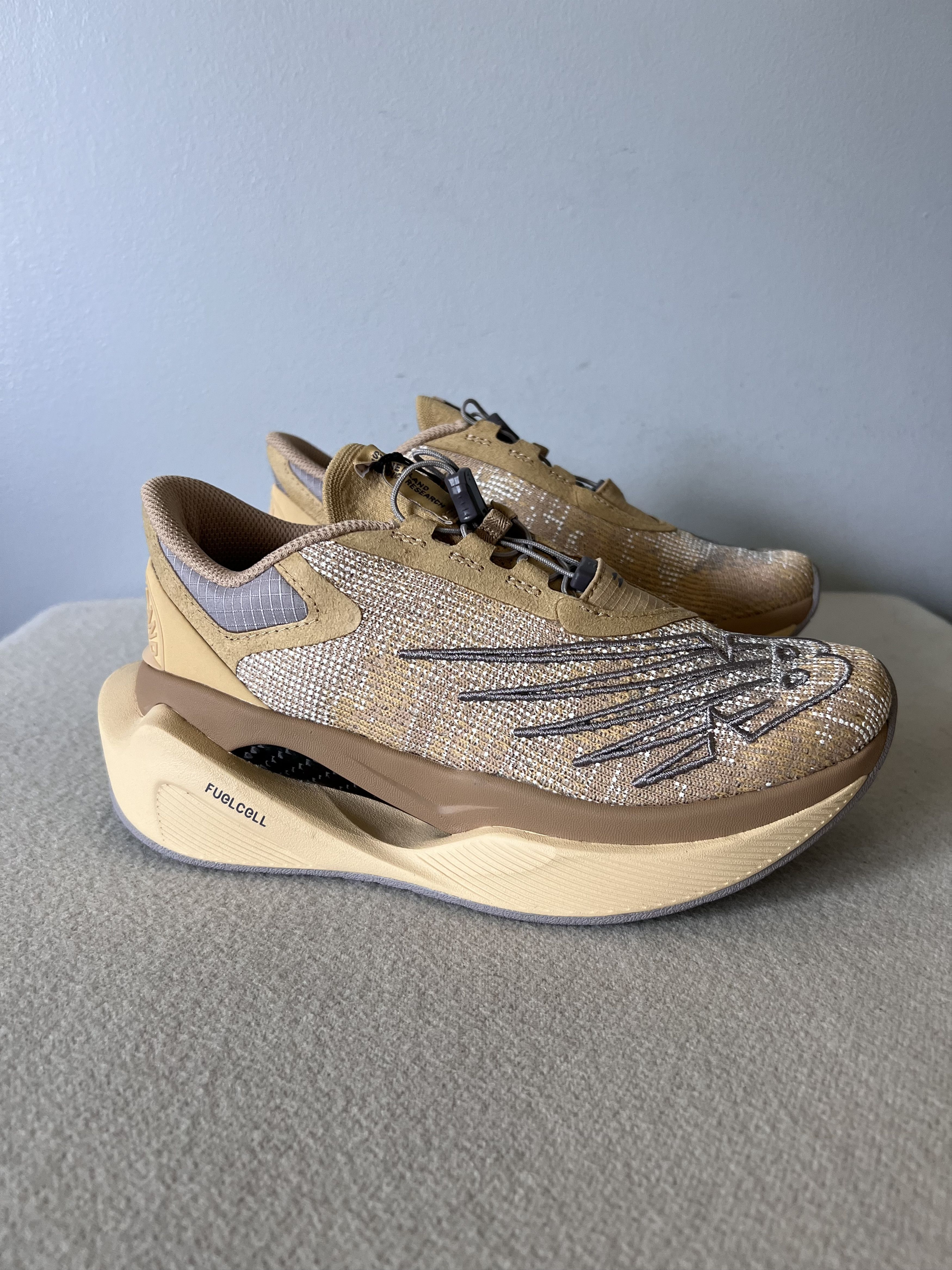 New Balance × Stone Island Stone Island New Balance Fuel Cell C1 in Tan Size US 6 / EU 39 - 1 Thumbnail