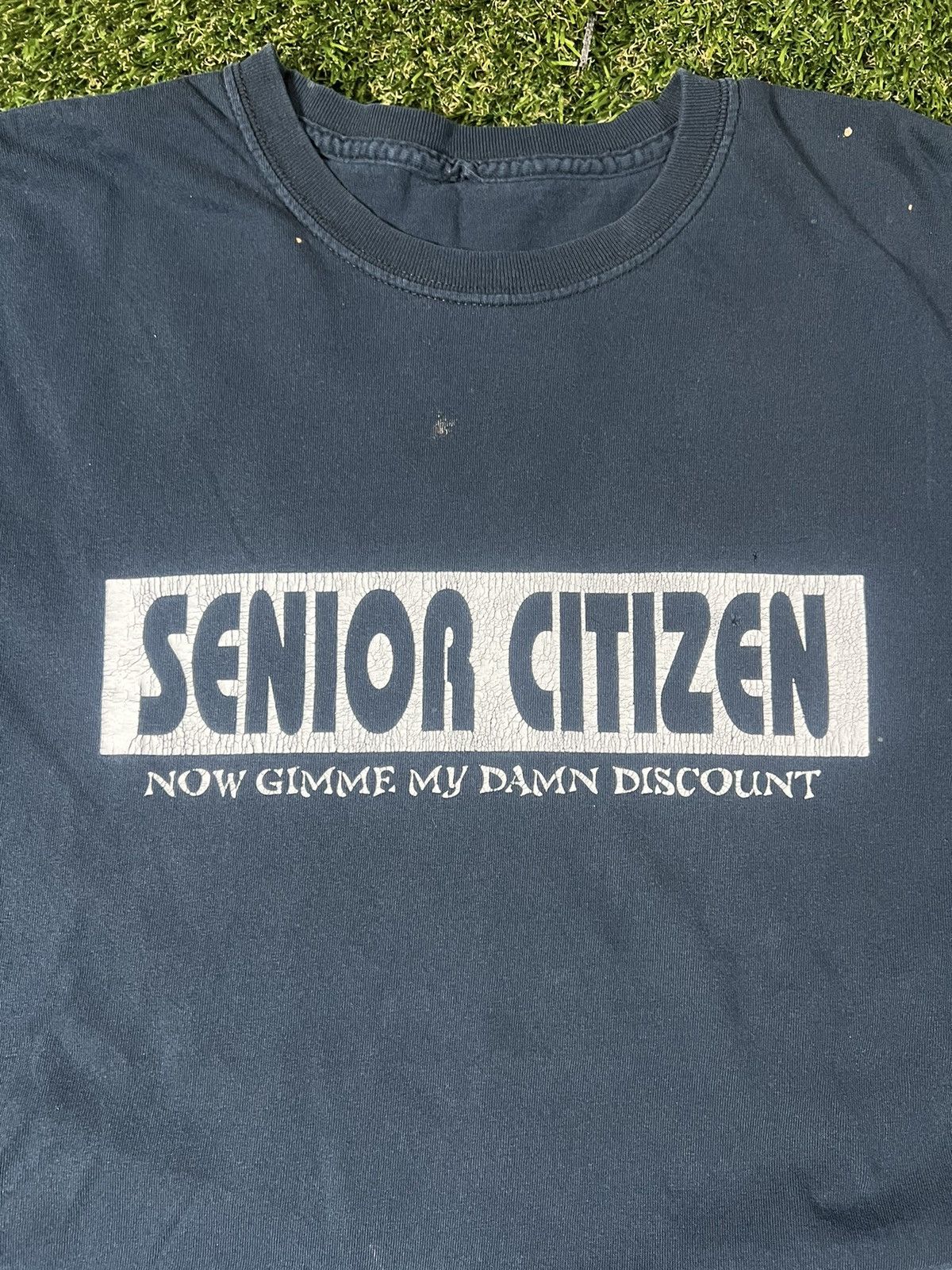 Vintage Vintage 90’s Faded Senior Discount Obscure Humor Tee Size US XL / EU 56 / 4 - 2 Thumbnail