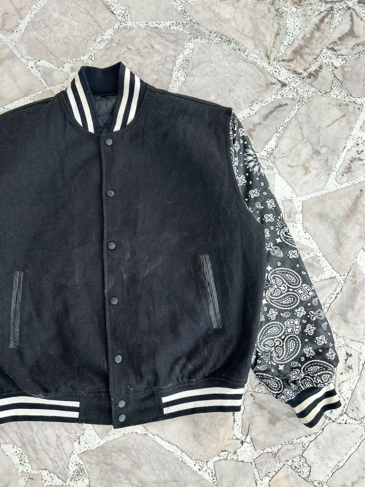 Japanese Brand Leather paisley bomber jacket y2k Size US L / EU 52-54 / 3 - 5 Thumbnail