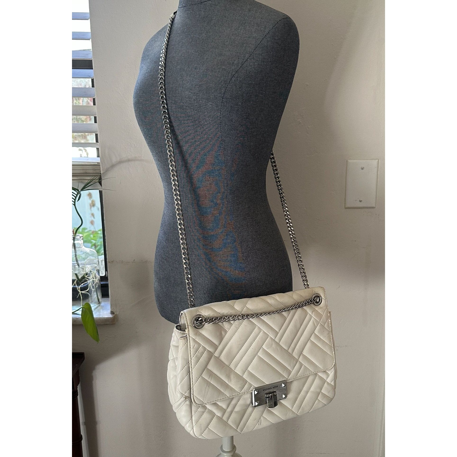 Michael Kors Michael Kors White Quilted Leather Peyton Shoulder Bag Size ONE SIZE - 16 Thumbnail