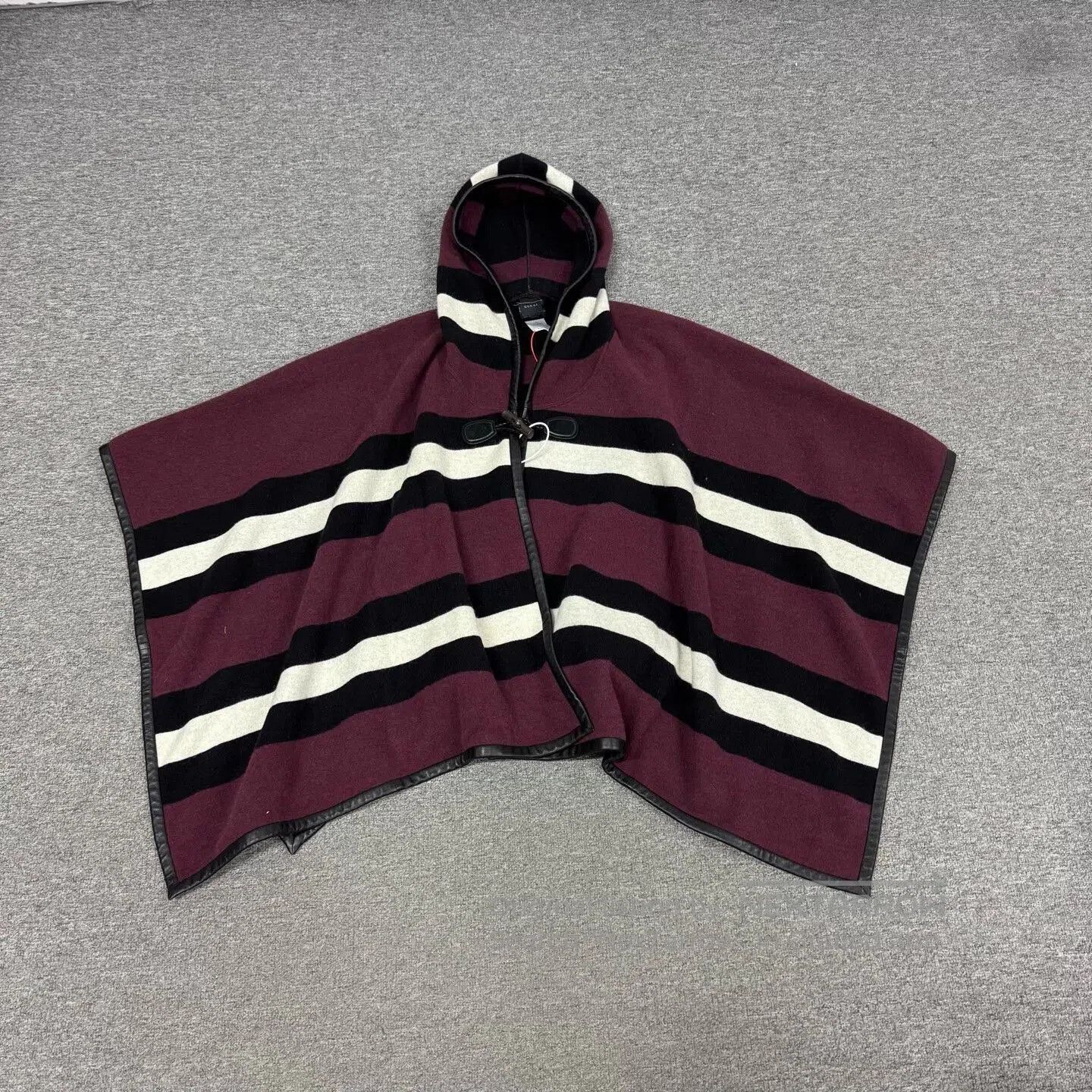 Gucci gucci striped wool hooded poncho. Size US M / EU 48-50 / 2 - 1 Thumbnail