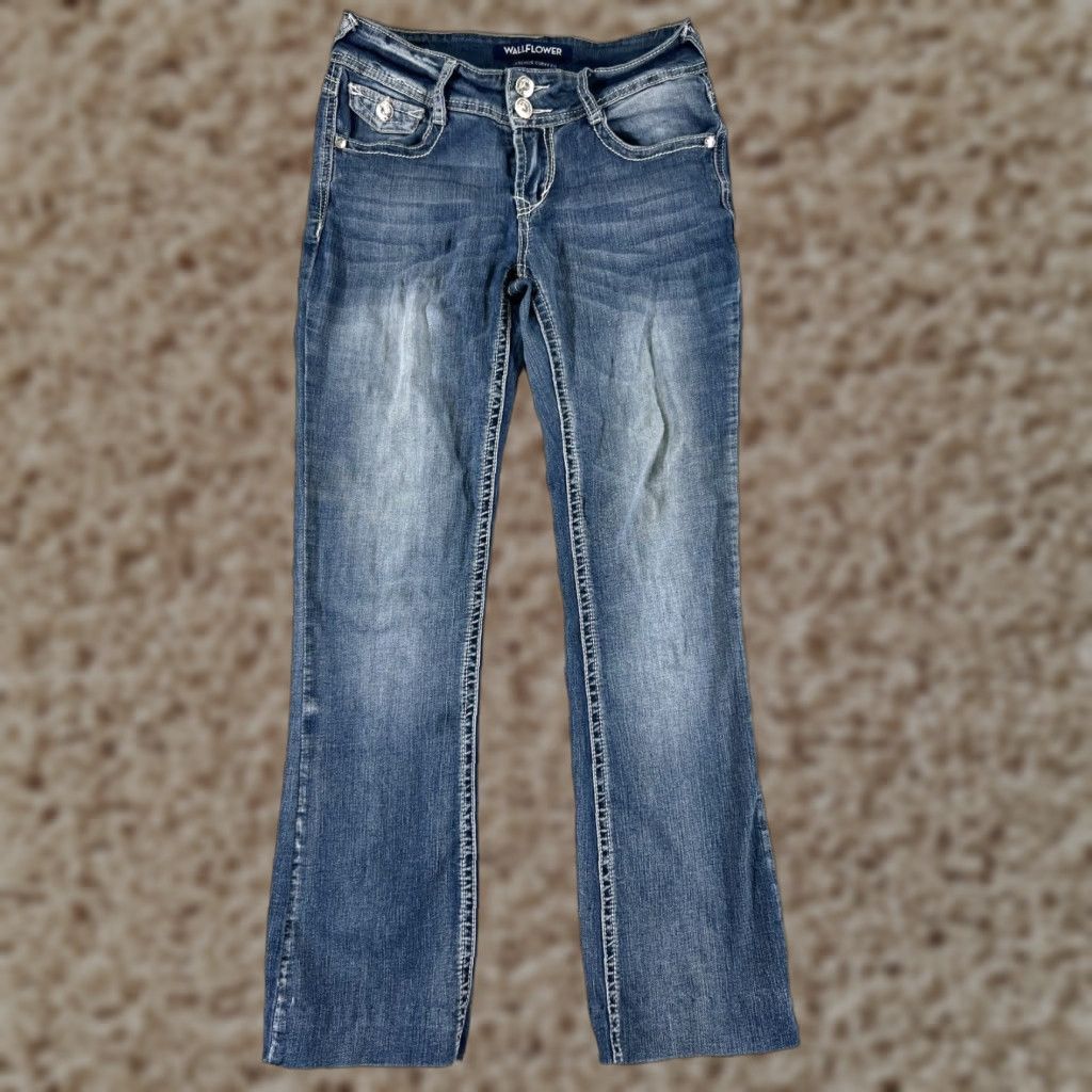 Vintage Wallflower Jeans Womens Jeans Blue Denim Bootcut 26x28 3 Stretch Cotton Blend Regular Embroidered Rhinestone 5-Pocket Luscious Curvy Fit Size 26" / US 2 / IT 38 - 1 Thumbnail