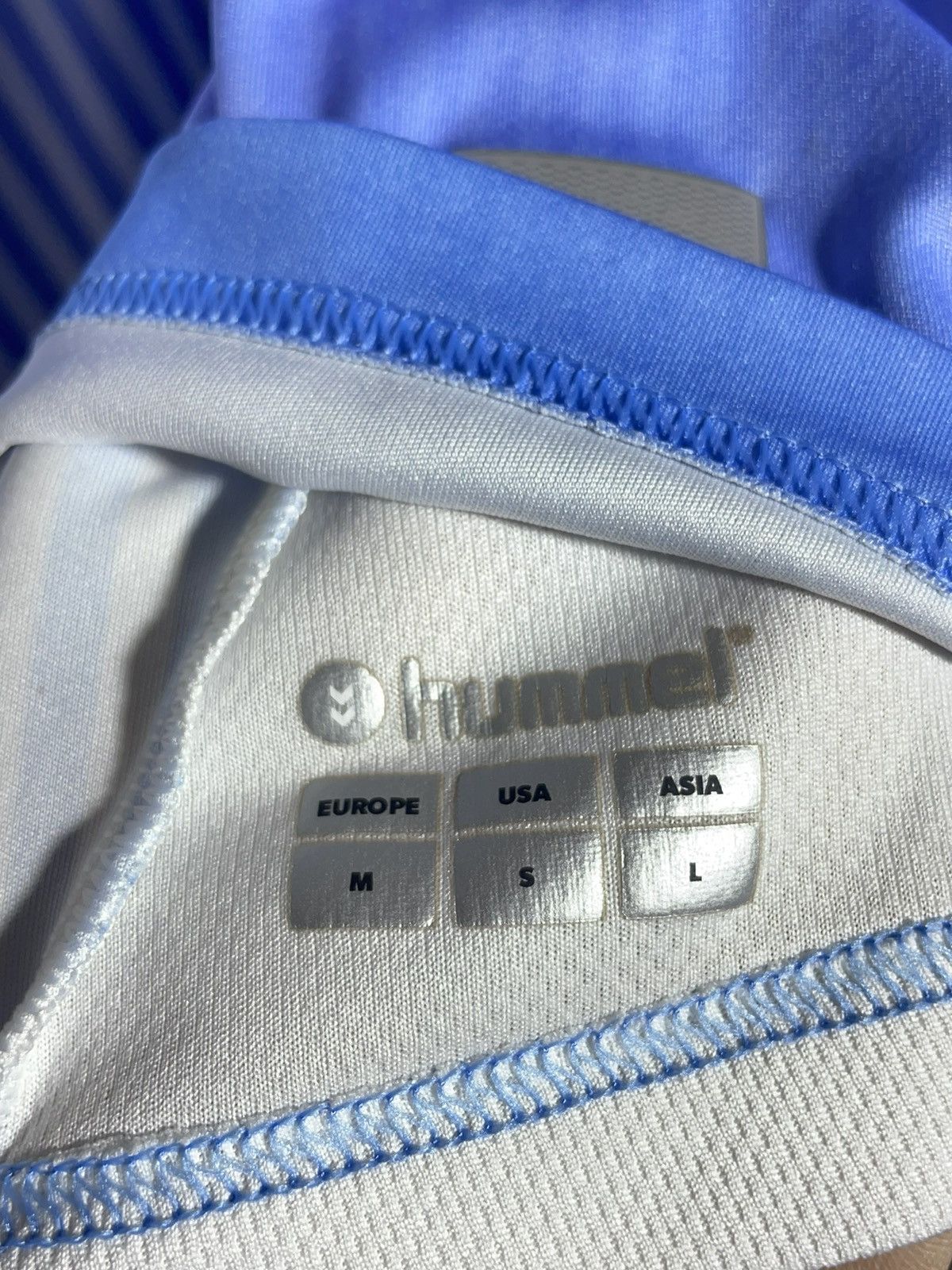 Hummel Coventry City Hummel 2019/20 Y2k Home Football Shirt Size US M / EU 48-50 / 2 - 12 Thumbnail