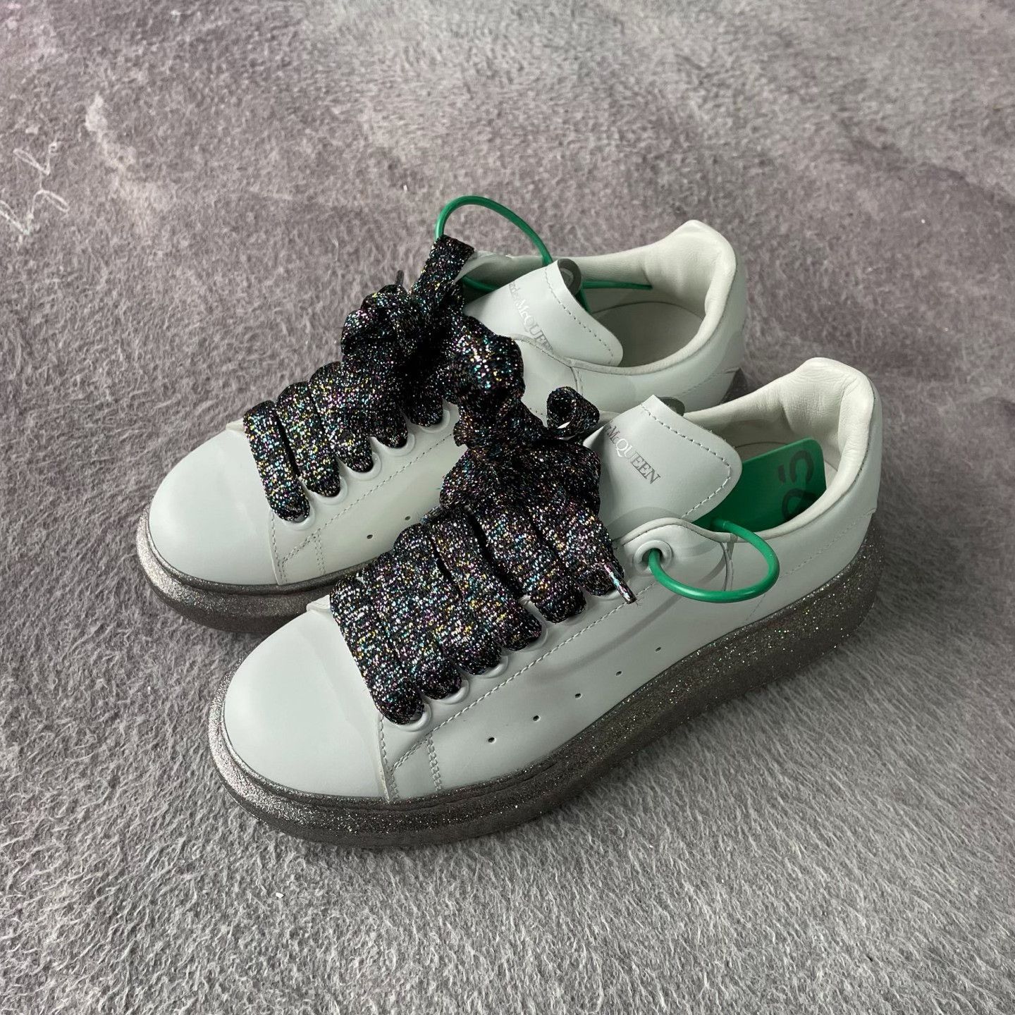 Alexander McQueen Alexander McQueen White Lowtop Sneakers 35 Women Size US 5 / IT 35 - 1 Thumbnail