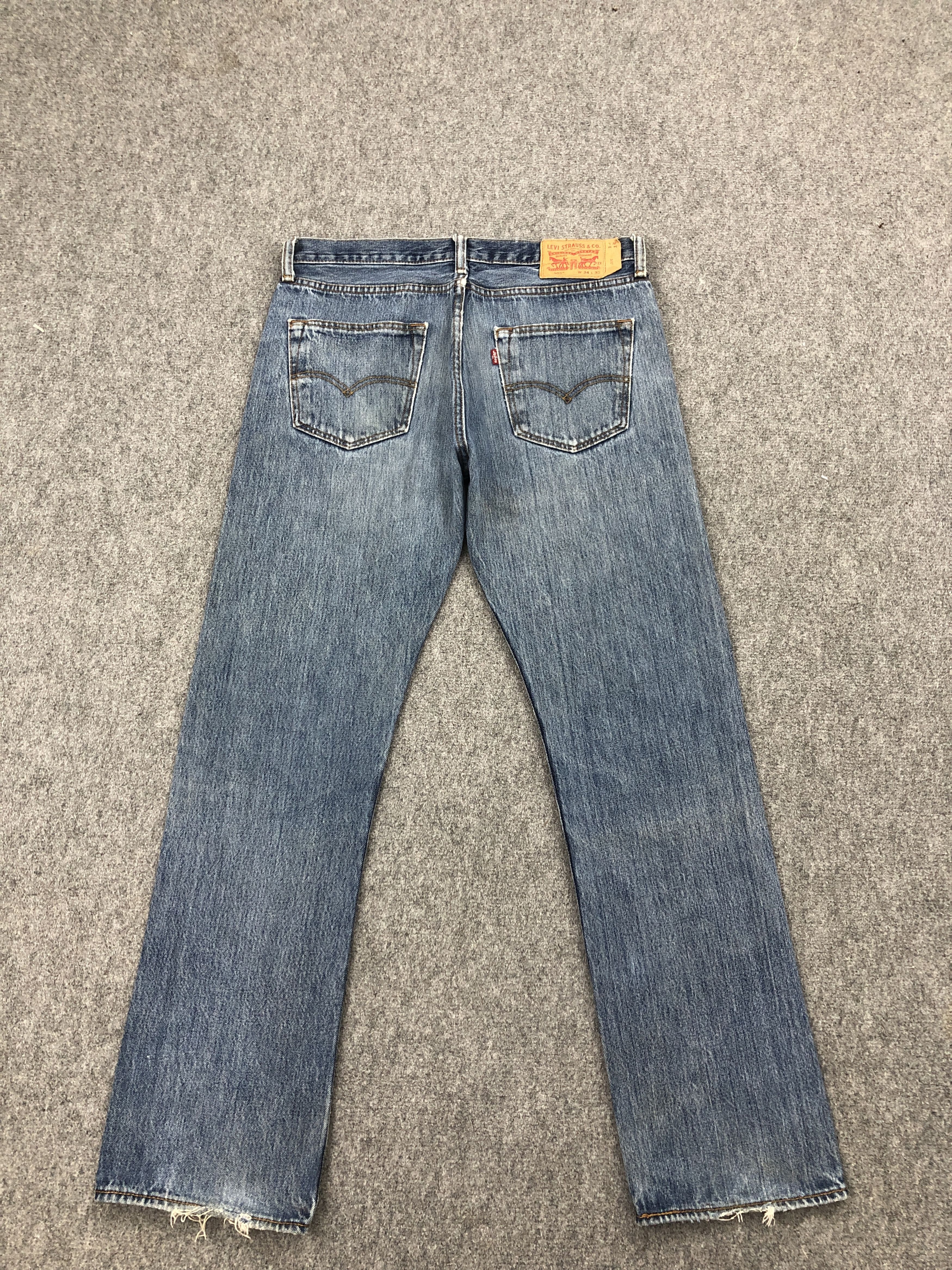Levi's × Vintage Distressed Vintage Levi's 501 Blue Denim Jeans Size US 32 / EU 48 - 3 Thumbnail