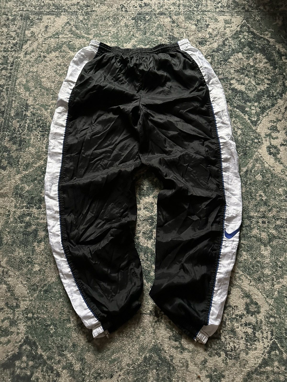 Nike VINTAGE NIKE BIG SWOOSH NYLON SKEPTA STYLE TRACK PANTS L Size US 34 / EU 50 - 2 Thumbnail