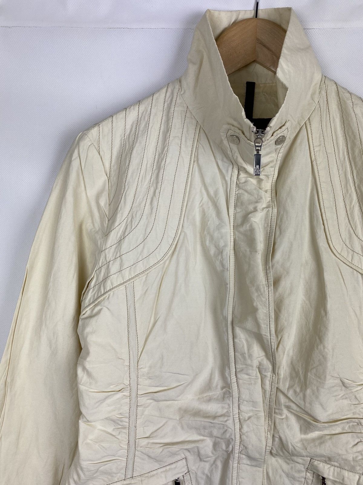 Moncler Moncler vintage ladies full zip jacket size 3 beige Size S / US 4 / IT 40 - 5 Thumbnail