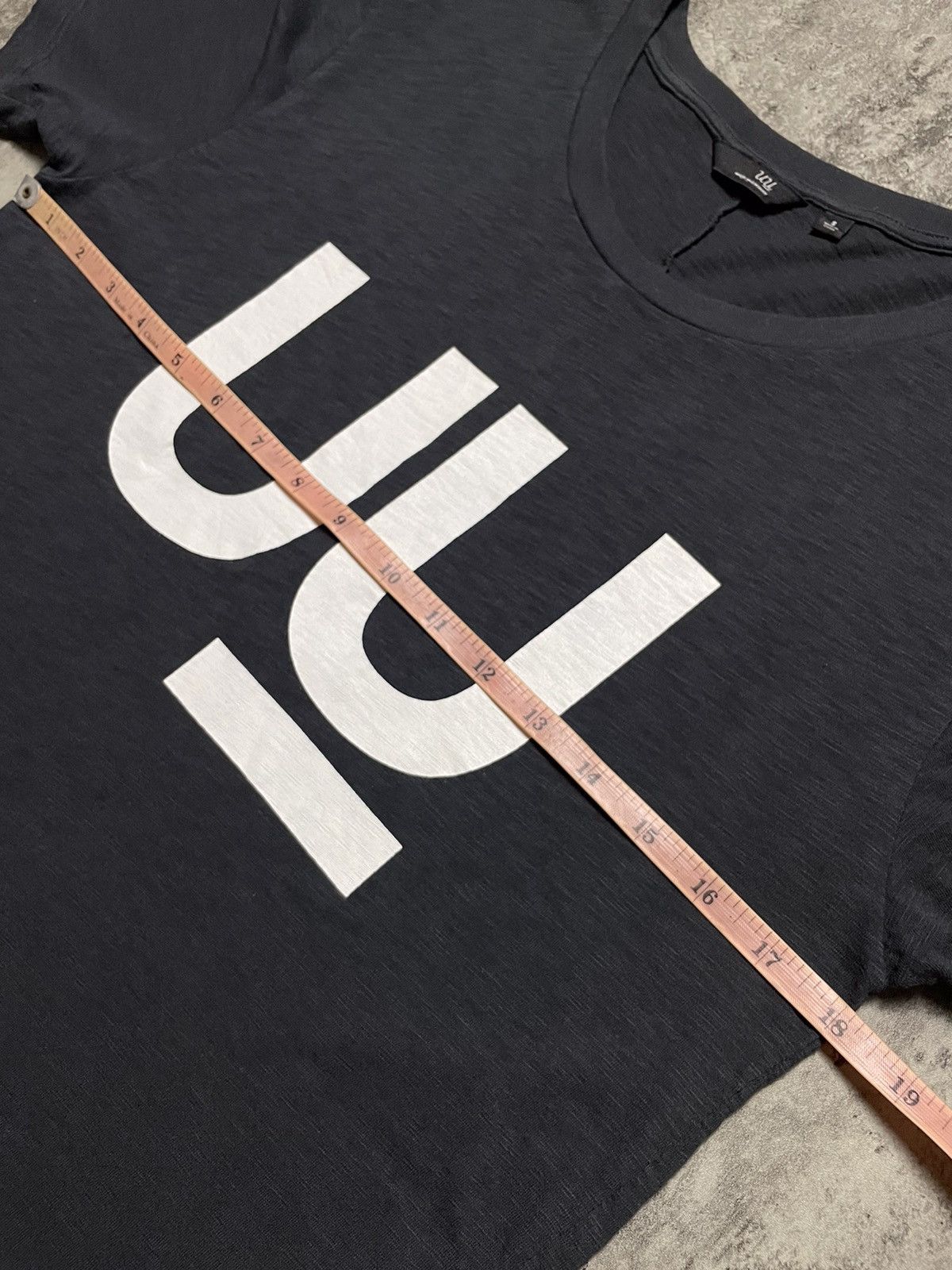 Undercover × Uniqlo Undercover x Uniqlo Big Logo Size US S / EU 44-46 / 1 - 7 Thumbnail