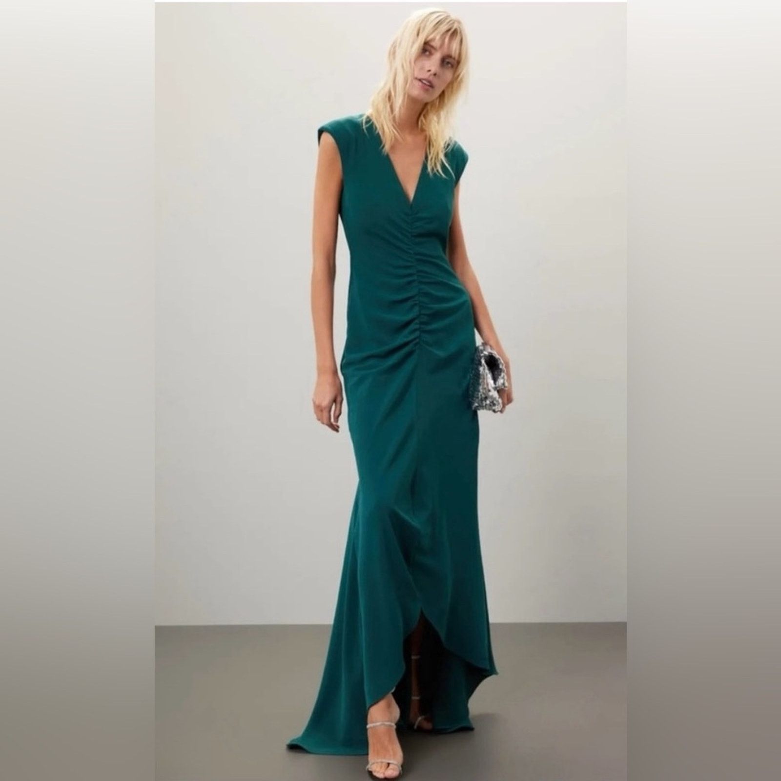 ELLIATT NWT Elliatt $273 High Low Sleeveless Sheath Gown Size Small Size S / US 4 / IT 40 - 1 Thumbnail