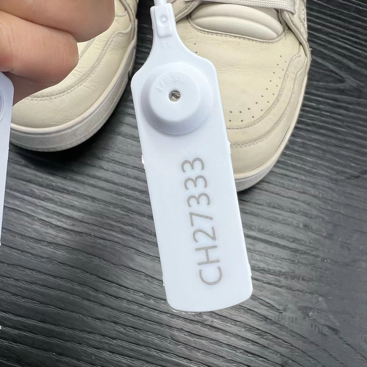 Louis Vuitton LV Trainer Off-White Distressed 7.5 (41.5) Size US 8.5 / EU 41-42 - 9 Thumbnail