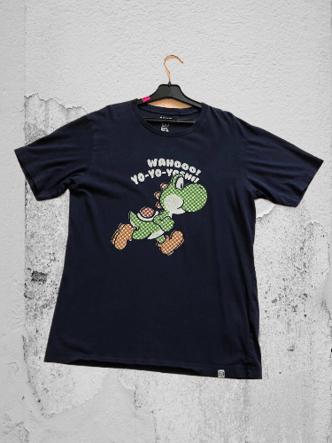 Uniqlo Uniqlo T-Shirt Size US S / EU 44-46 / 1 - 1 Thumbnail