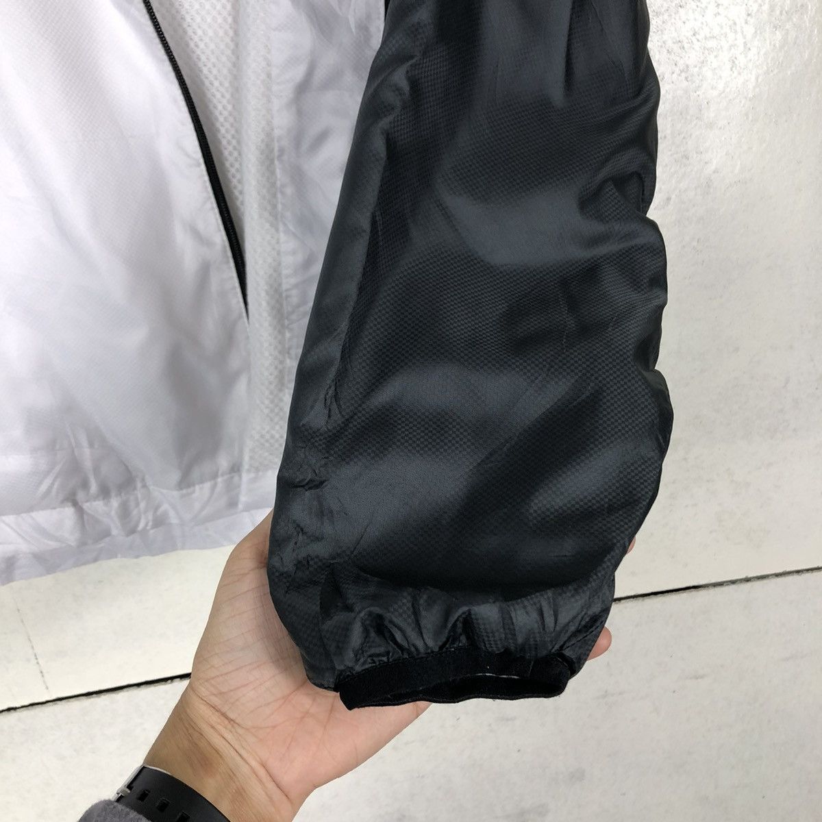 Oakley 🔥RUNNING JACKET ZIPPER LIGHT OAKLEY Size US M / EU 48-50 / 2 - 15 Thumbnail