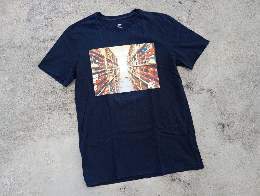 Nike Nike Shoe Box ☑️ 📦 Tshirt Sneakers Design 😎 Size US M / EU 48-50 / 2 - 2 Thumbnail