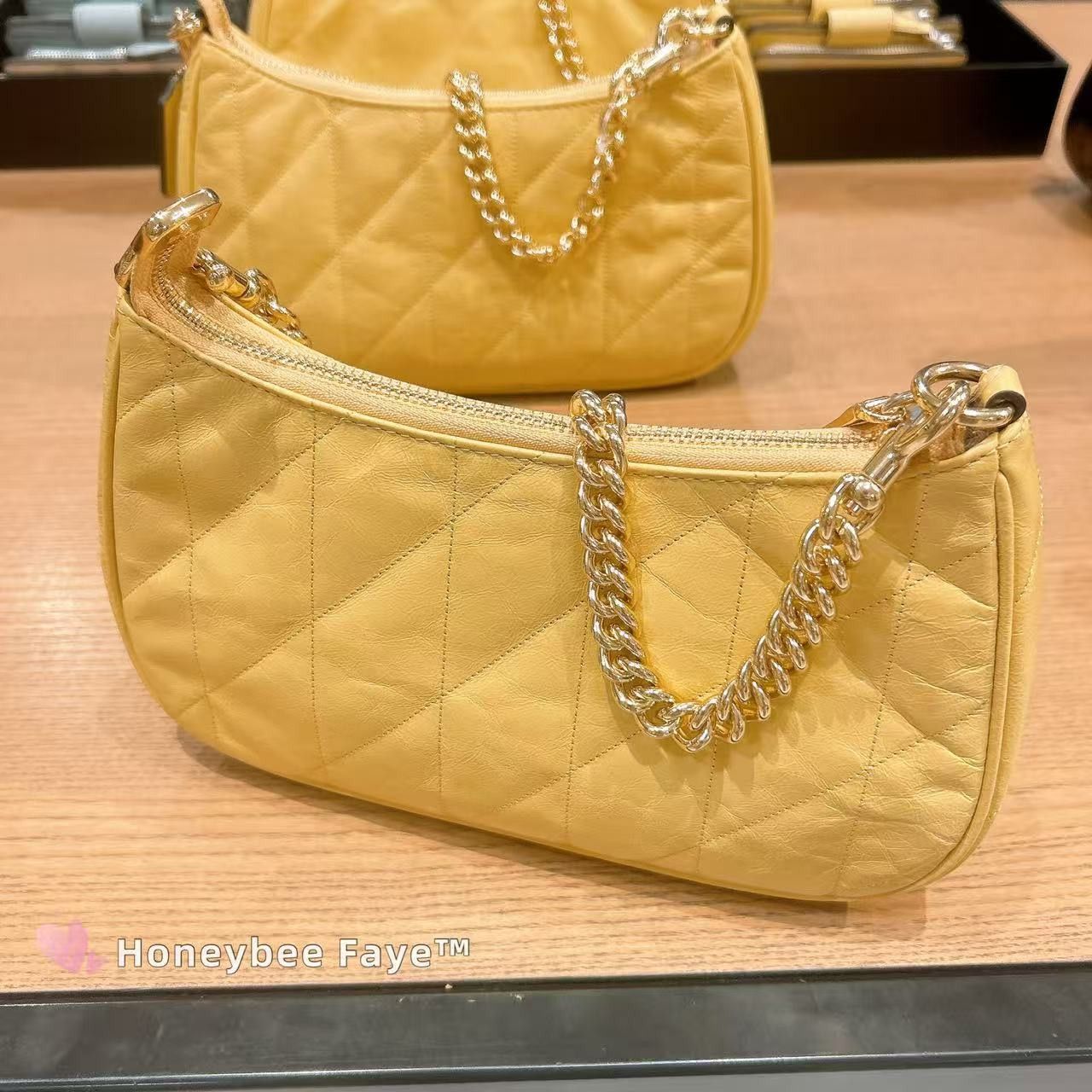 Coach NWT Coach Teri Shoulder Bag With Quilting CDY83 Size ONE SIZE - 3 Thumbnail