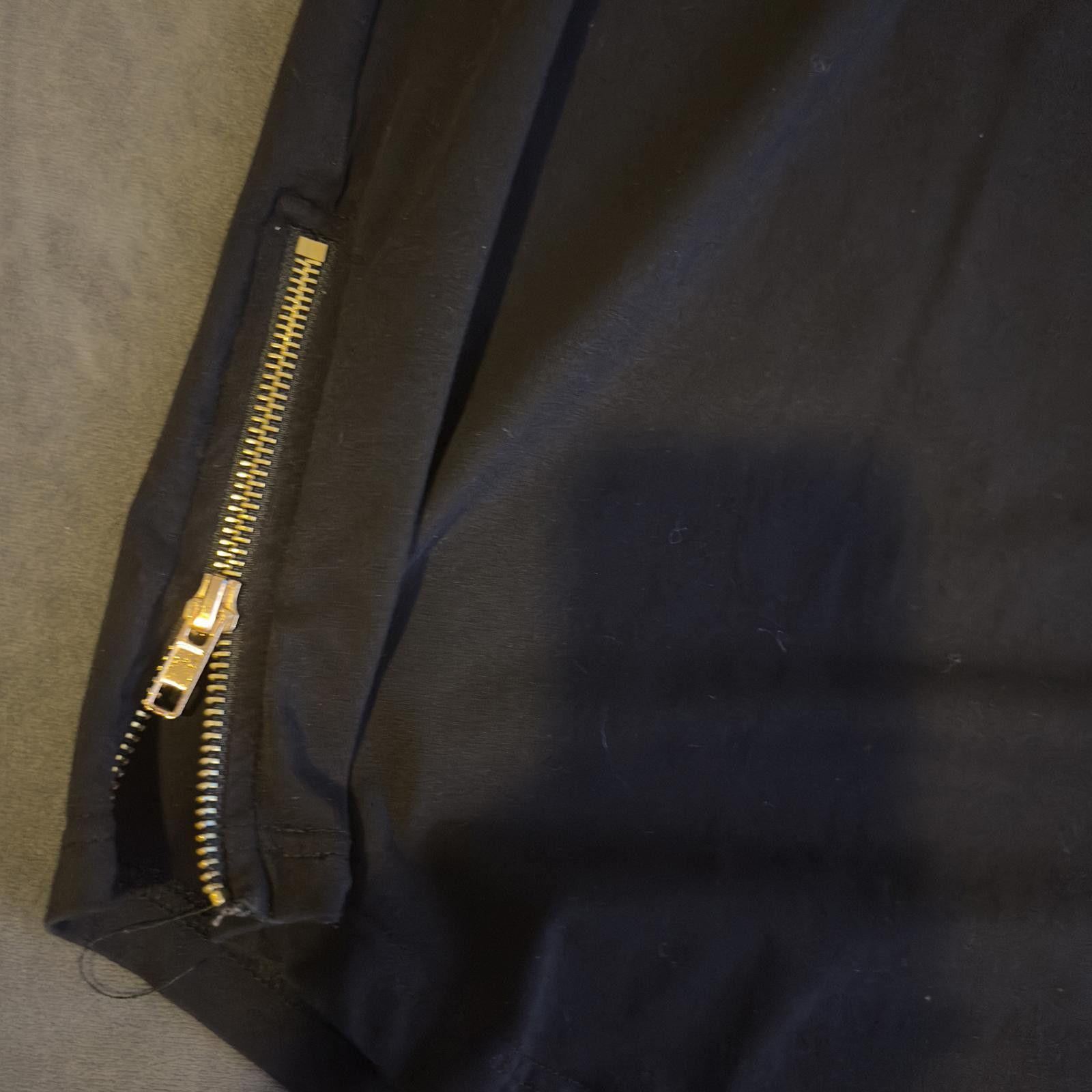 Designer Stylish Black Sleeveless Top with Zipper Details Size US L / EU 52-54 / 3 - 2 Thumbnail