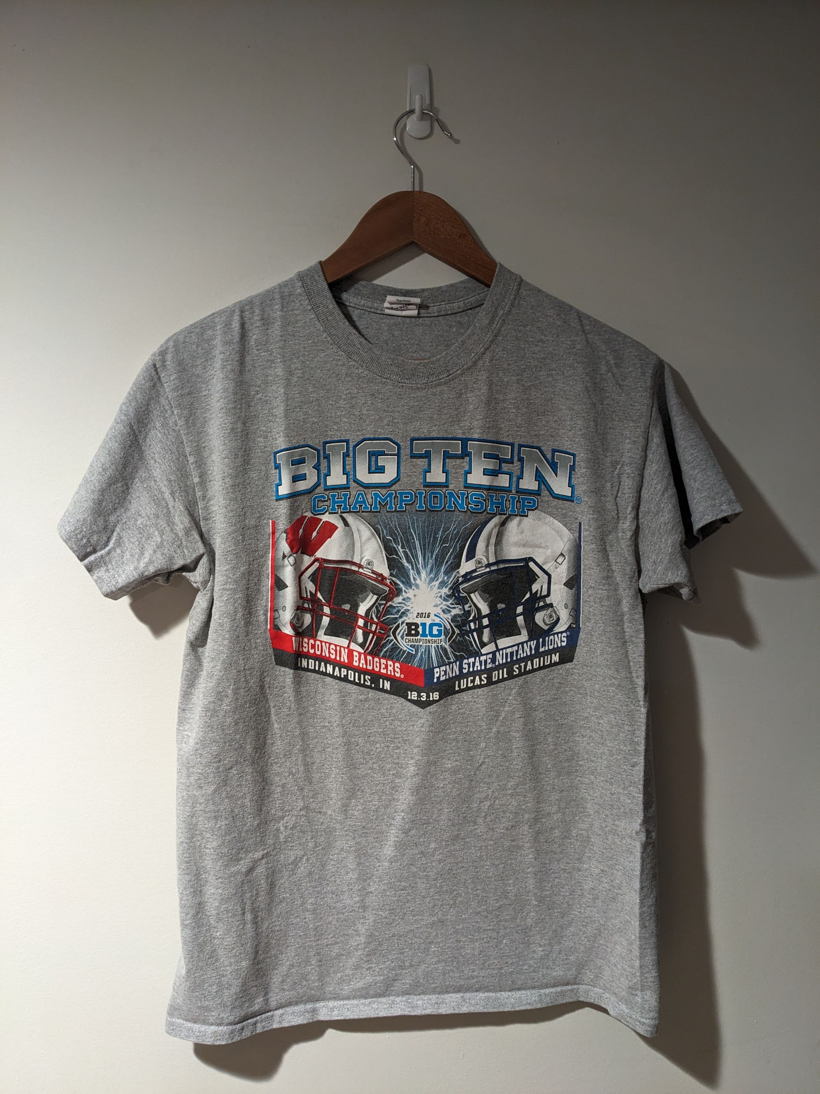 Vintage Vintage 2016 Penn State Wisconsin Badgers College T-Shirt Size US M / EU 48-50 / 2 - 1 Thumbnail