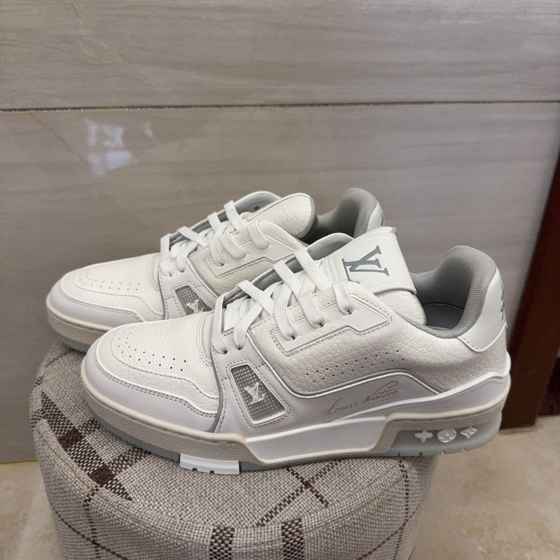 Louis Vuitton Louis Vuitton White Low-Top Fashion Sneakers 0079 Size US 6.5 / EU 39-40 - 1 Thumbnail