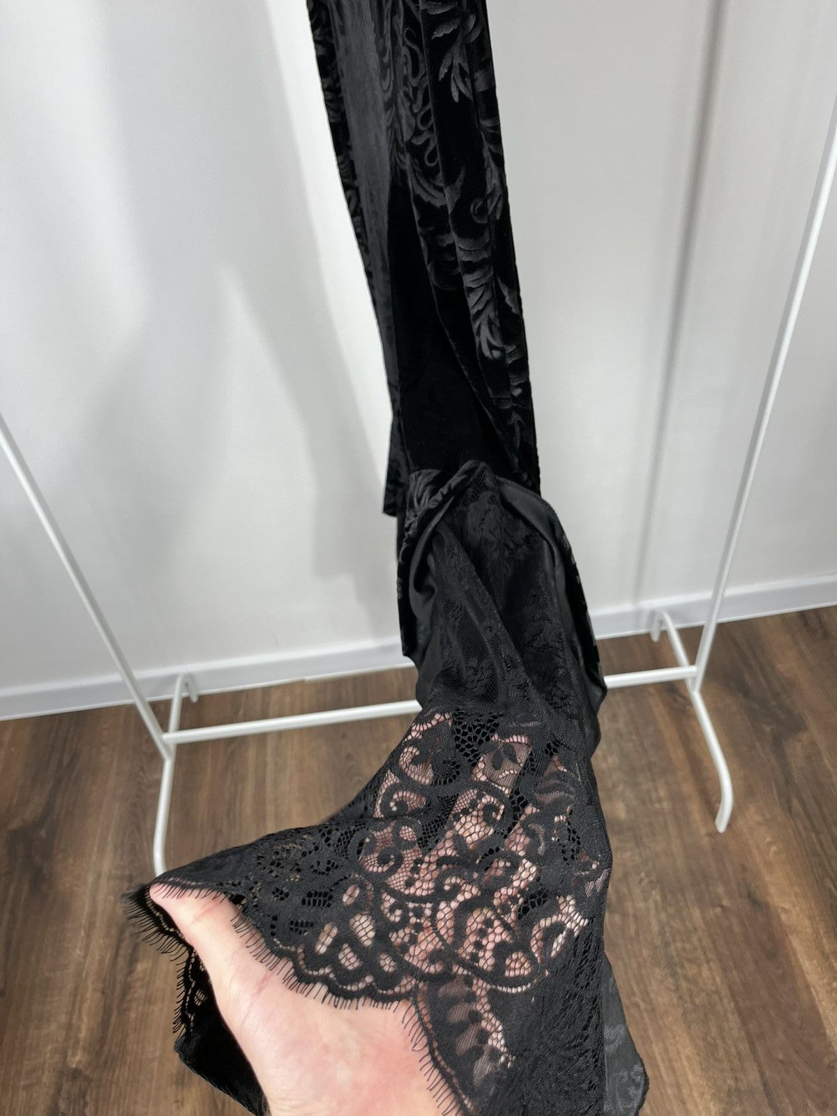 Other Vintage Black Velvet Flared Pants Women L Baroque Bottoms Size 32" / US 10 / IT 46 - 8 Thumbnail