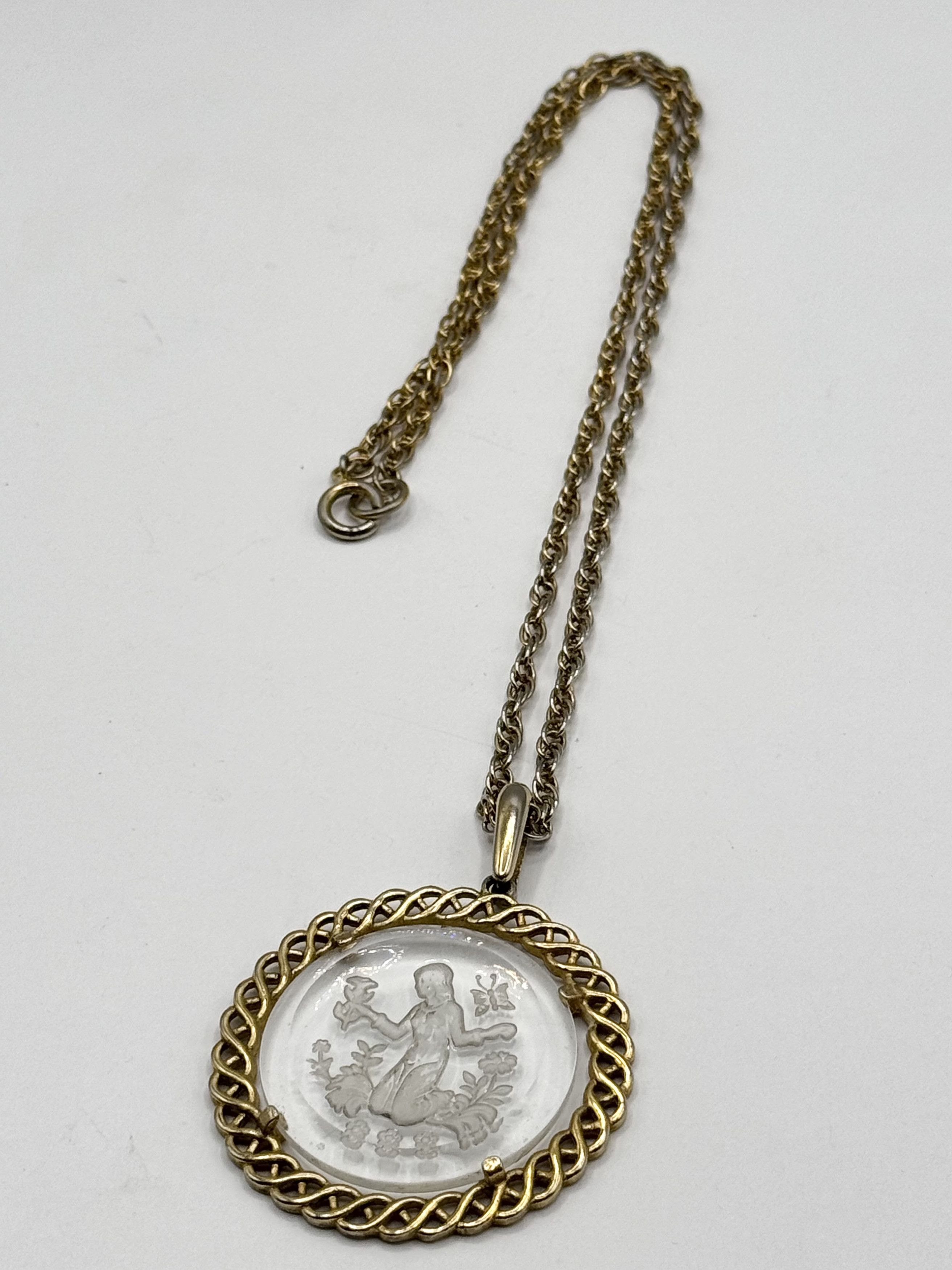 Vintage Vintage Crown Trifari Lucite Zodiac Intaglio Pendant Necklac Size ONE SIZE - 4 Thumbnail