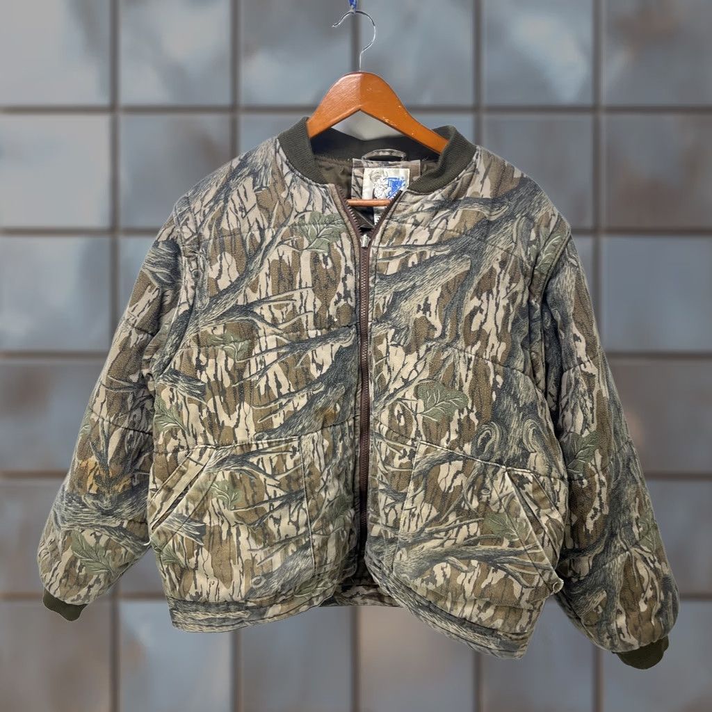 Realtree VINTAGE Realtree Camo Puffer Jacket Liner Large Men Jacket Camouflage Green Logo 90s Fashion Hunters Mens Size US L / EU 52-54 / 3 - 1 Thumbnail