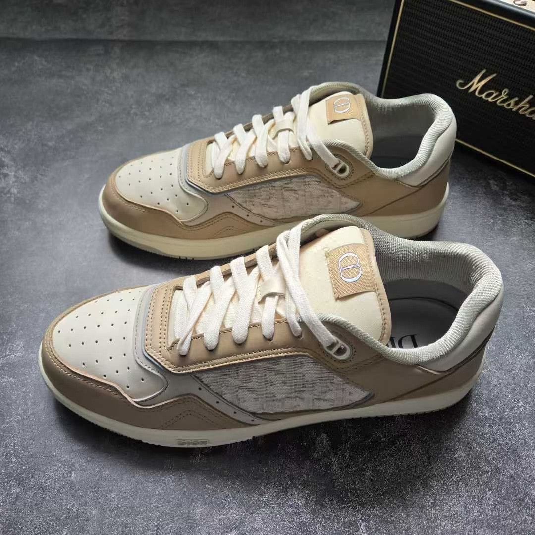 Balenciaga Balenciaga Beige Lowtop Sneakers 27 Men Size US 10 / EU 43 - 1 Thumbnail