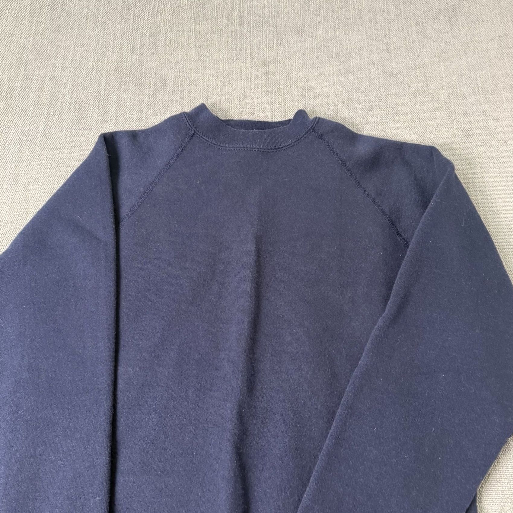 Vintage VINTAGE Discus Athletic Sweatshirt Crewneck Mens Size S Navy Blue 90s Blank Size US S / EU 44-46 / 1 - 4 Thumbnail
