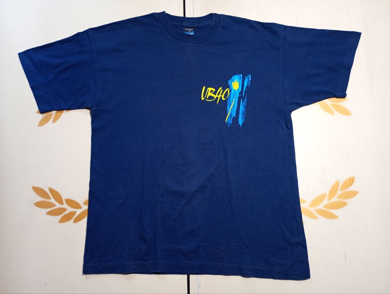 Band Tees × Vintage Screen Stars UB40 World Tour 1993 T-Shirt Size US XL / EU 56 / 4 - 2 Thumbnail