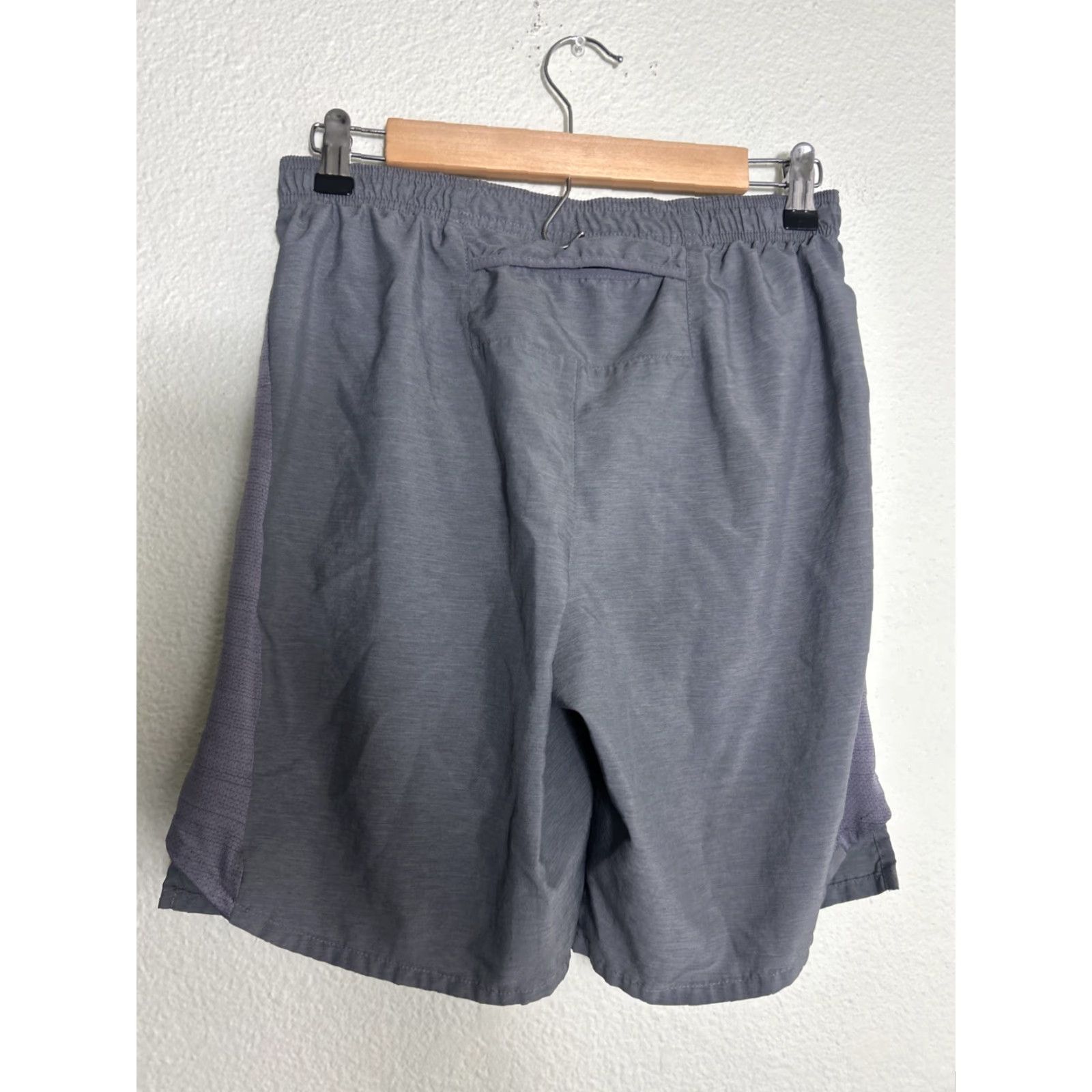 Nike Nike Challenger Running Shorts Men Medium Gray 8" Inseam Athletic Pockets Drawstring Quick Dry Reflective UV Protection Size US 31 - 7 Thumbnail