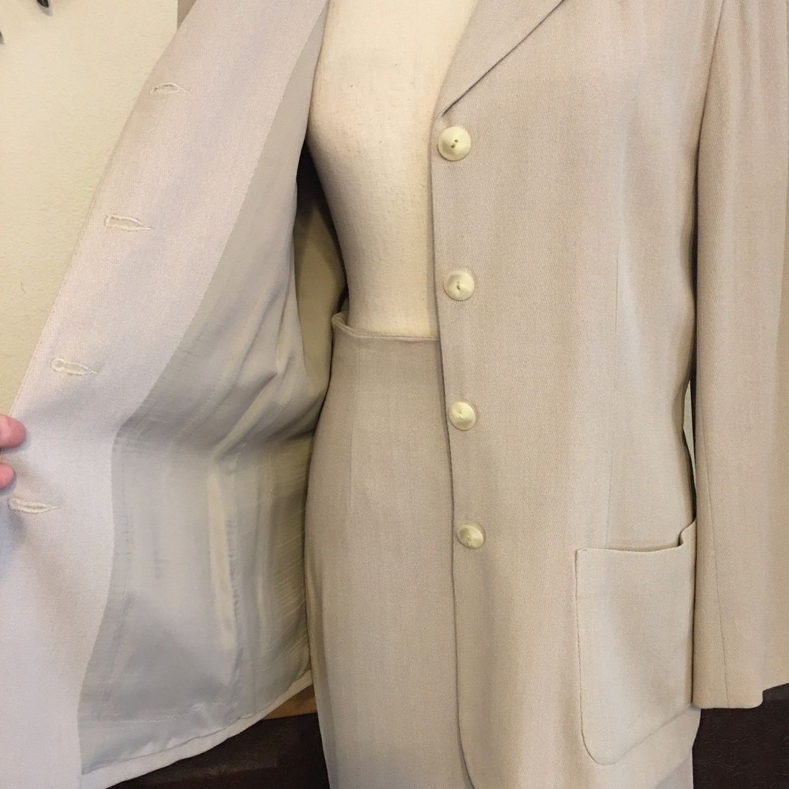 Vintage Vintage 90s Isabel Ardee tan blazer/skirt suit 10 Size L / US 10 / IT 46 - 6 Thumbnail
