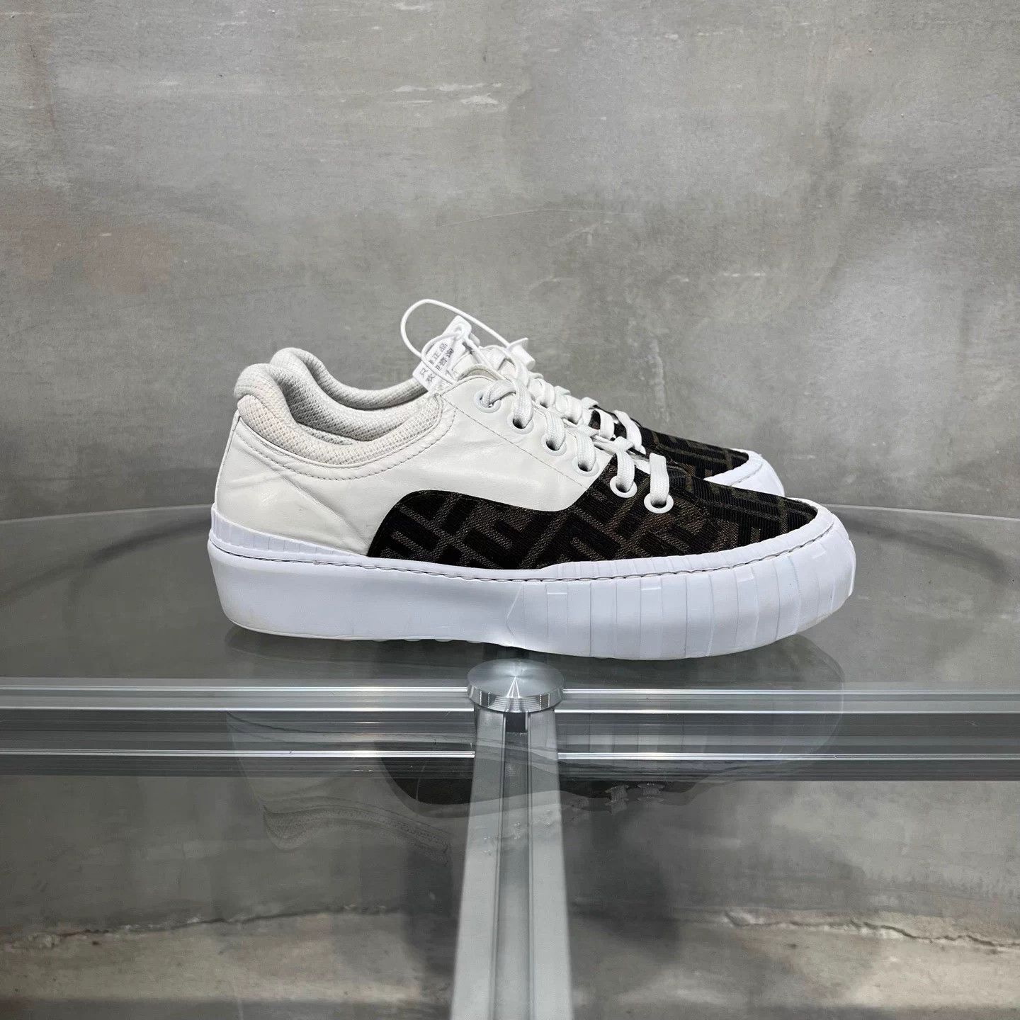 Fendi Fendi FF print white and brown low-top sneakers UK5 Size US 8 / IT 38 - 4 Thumbnail