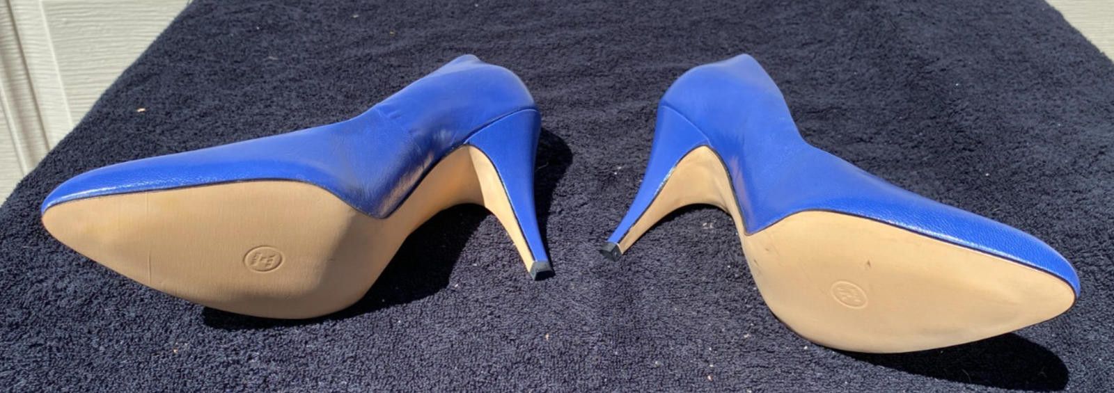 Designer Joyce Blue With Gold Insole Heels Size 8.5 (S637) Size US 8.5 / IT 38.5 - 2 Thumbnail