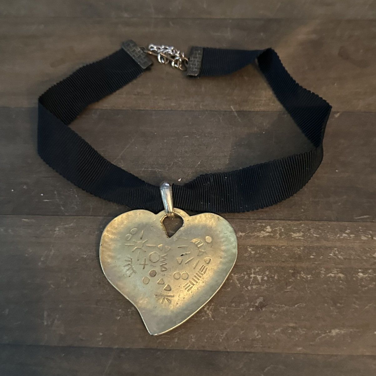 Vintage Vintage large heart pendant ribbon choker necklace Size ONE SIZE - 5 Thumbnail