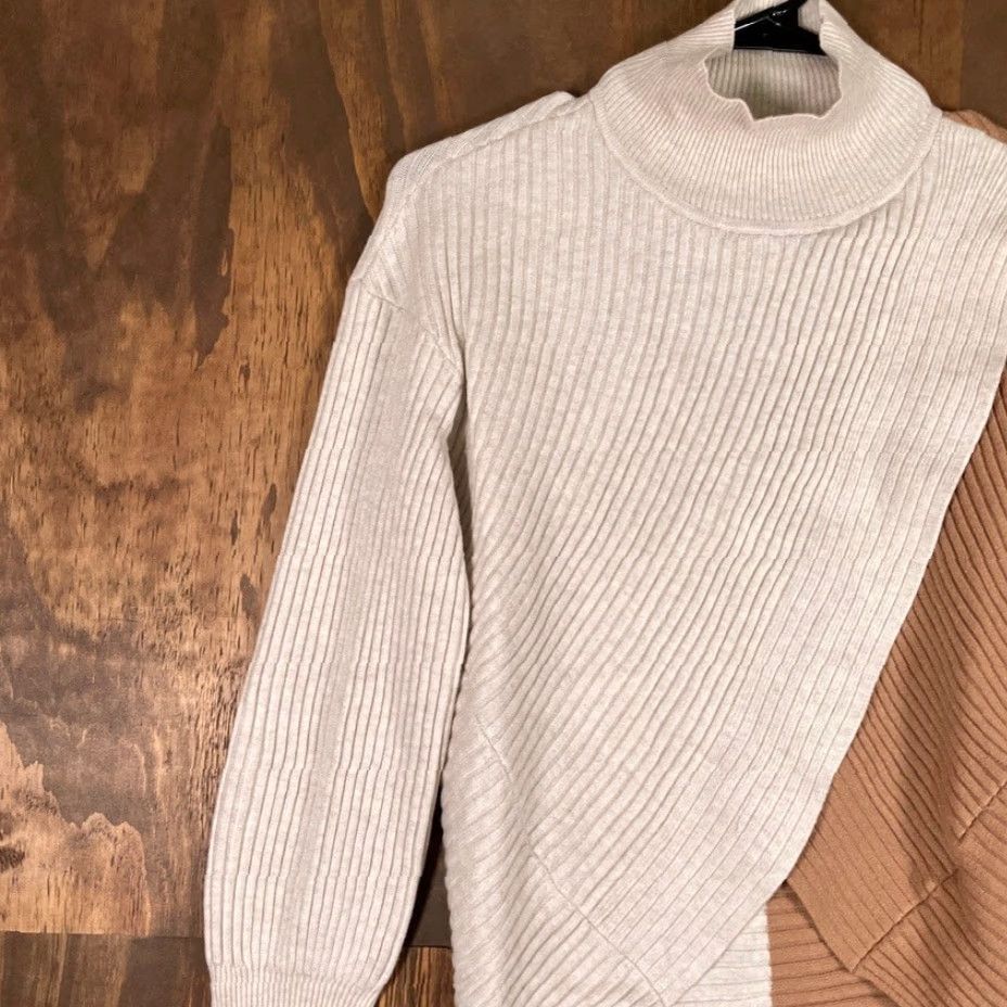 Express Express Womens Sweater XS Tan Brown Crossover Front Mock Neck Long Sleeve Size XS / US 0-2 / IT 36-38 - 4 Thumbnail