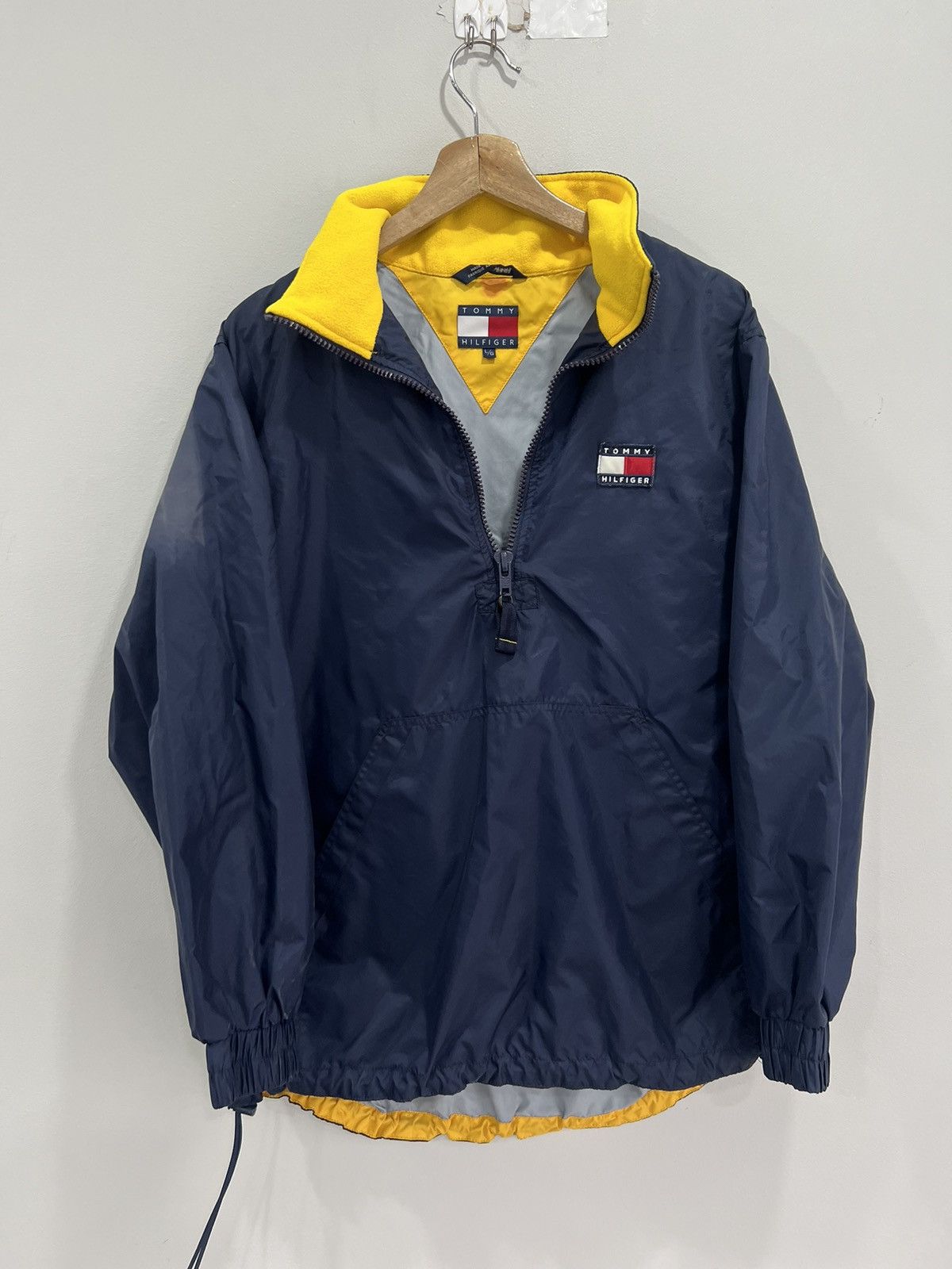 Japanese Brand Vintage Tommy Hilfiger Windbreaker Jacket Size US L / EU 52-54 / 3 - 1 Thumbnail