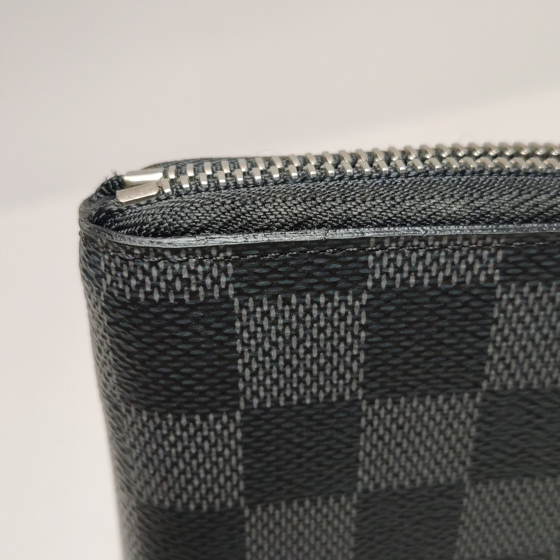 Louis Vuitton Louis Vuitton (LV) Zippy Checkerboard Zip Around Wallet -y2 Size ONE SIZE - 8 Thumbnail