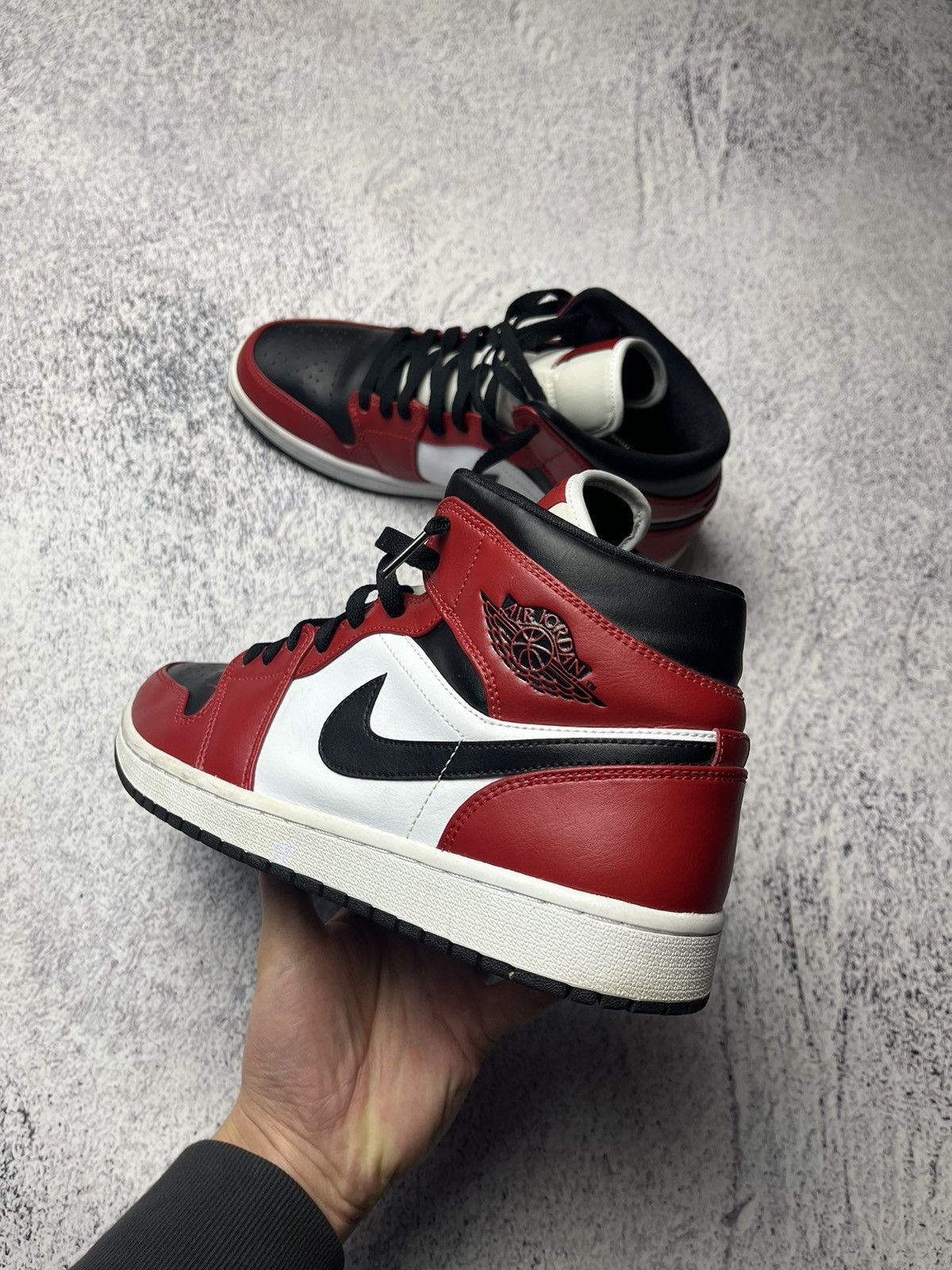 Jordan Brand Vintage Sneakers JORDAN 1 MID CHICAGO TOE Nike Size US 8.5 / EU 41-42 - 8 Thumbnail