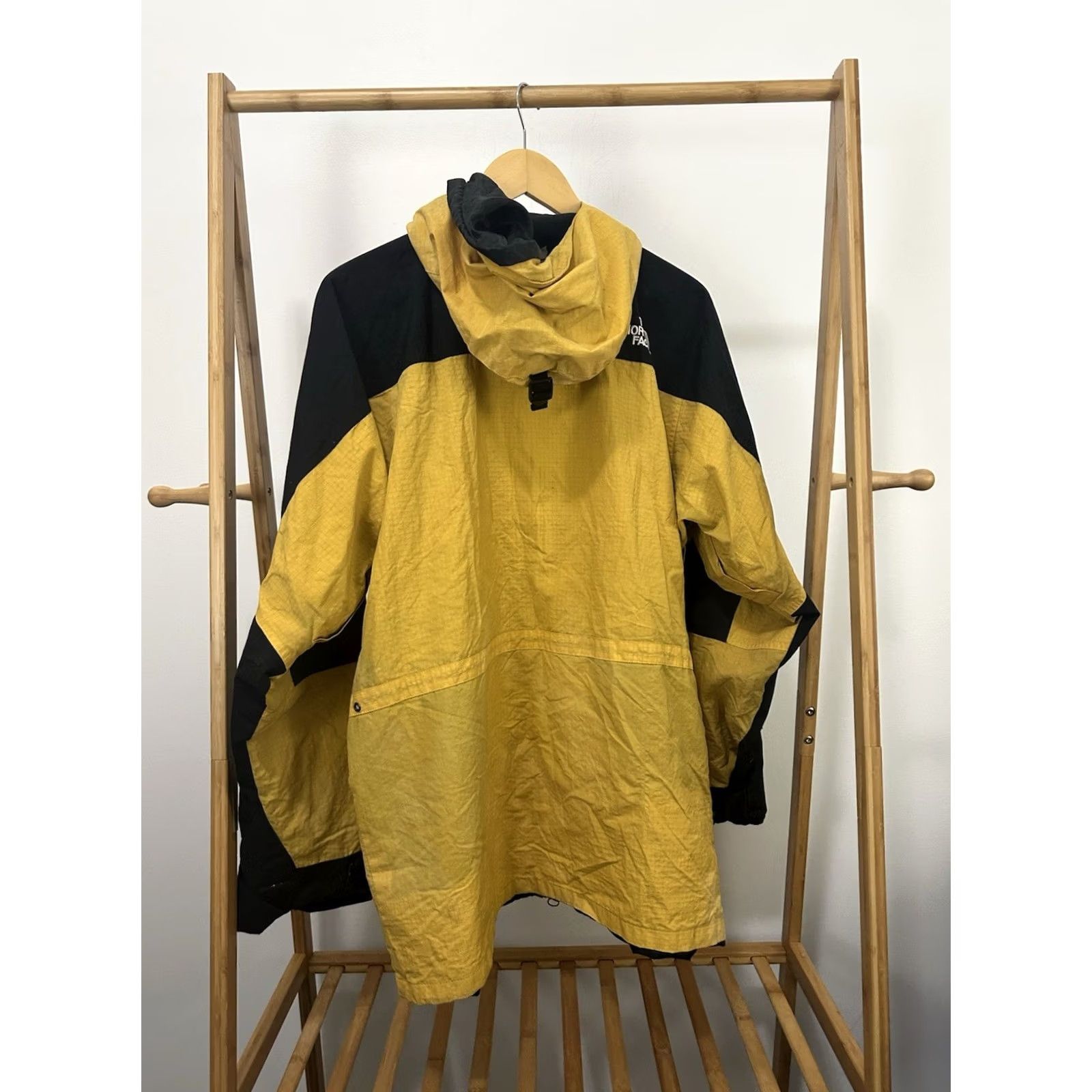 The North Face VTG 90s The North Face Summit Series Yellow Snow Full Zip Parka Jacket XL Mens Size US XL / EU 56 / 4 - 2 Thumbnail