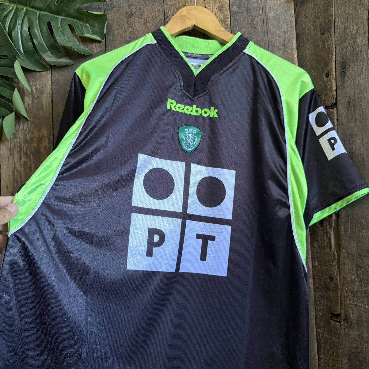 Reebok Vintage Sporting Lisbon 2001-02 Away Reebok Jersey #ronaldo Size US S / EU 44-46 / 1 - 3 Thumbnail