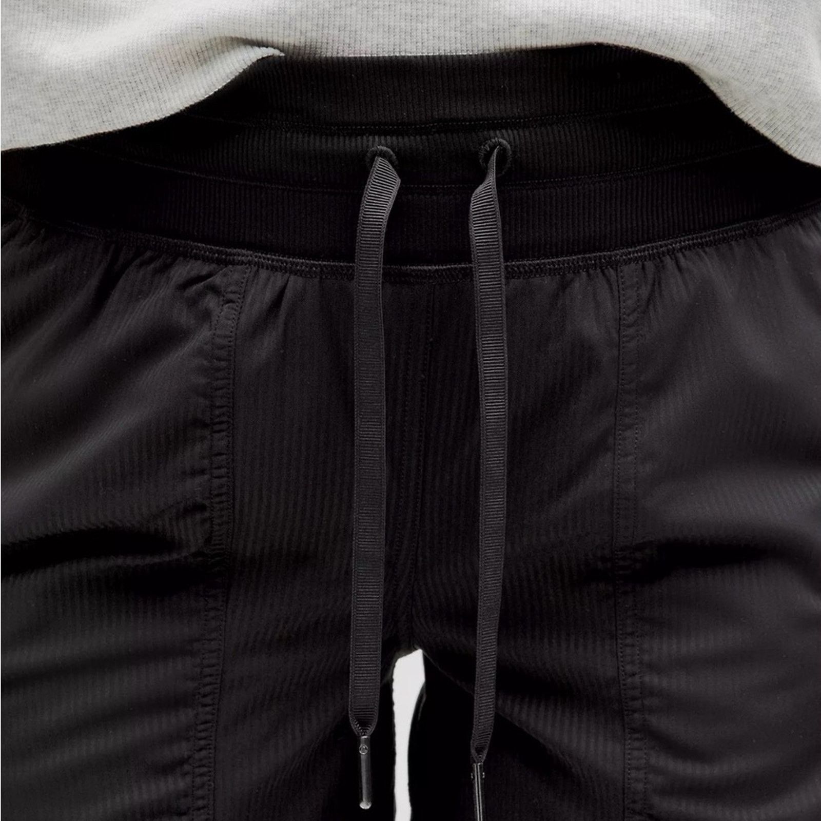 Lululemon New Lululemon Dance Studio Mid Rise Joggees in Black size 0 Size 25" / US 0 / IT 36 - 4 Thumbnail