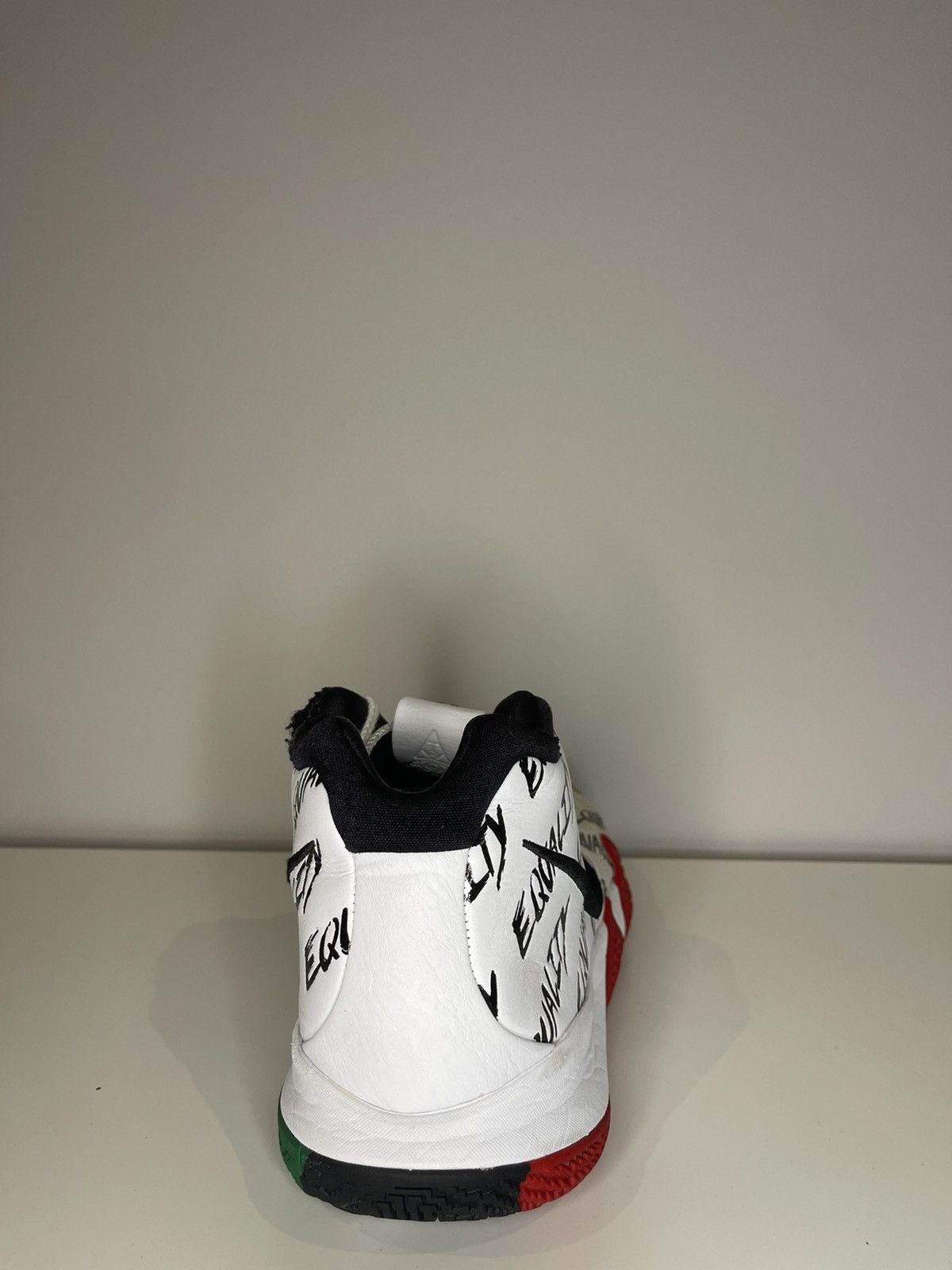 Nike Nike Kyrie 4 Size US 13 / EU 46 - 5 Thumbnail