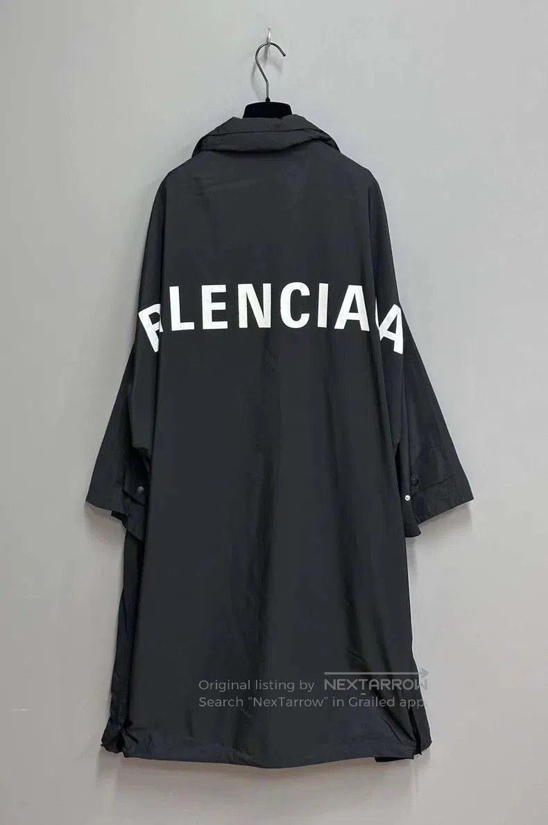 Balenciaga Balenciaga Black Back Logo Long Coat. Size US XS / EU 42 / 0 - 1 Thumbnail