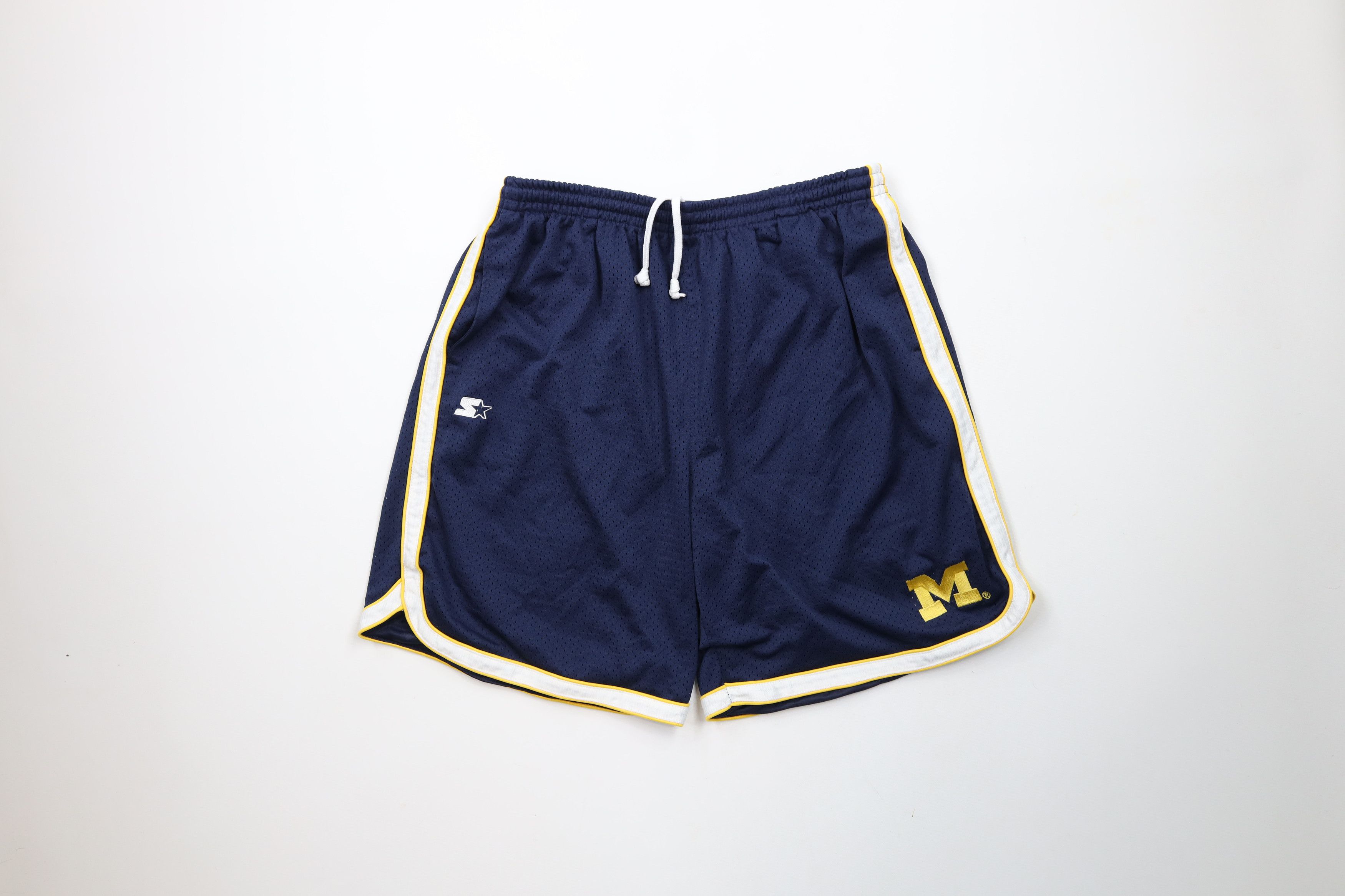 Starter × Vintage Vintage 90s Starter University of Michigan Basketball Shorts Size US 34 / EU 50 - 1 Thumbnail
