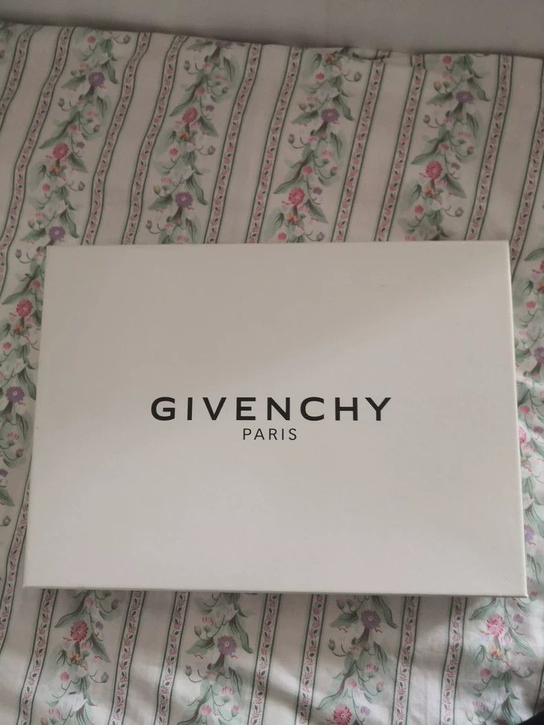 Givenchy Givenchy Handbag Size ONE SIZE - 4 Thumbnail